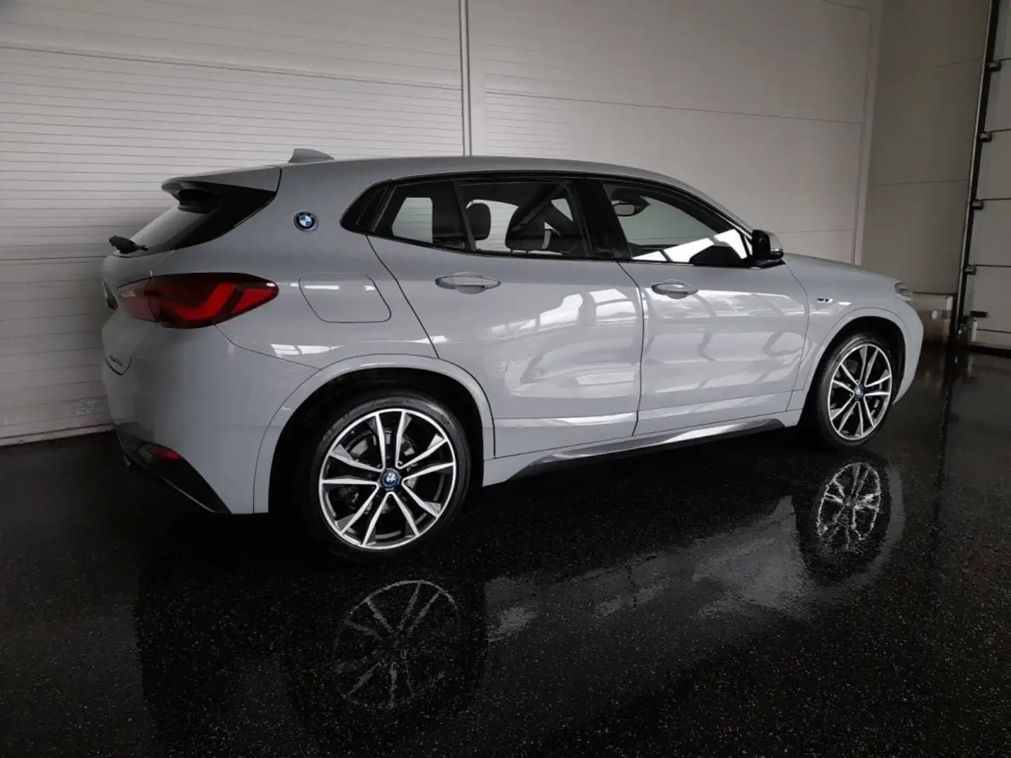 BMW X2 25e M-SPORT 4x4 PHEV Aut *SKY / STANDHZG / VOLL-LED / NAVI / E-SPORTSITZE+MEMORY / KAMERA / E-KLAPPE / KEYLESS* Grau - 2