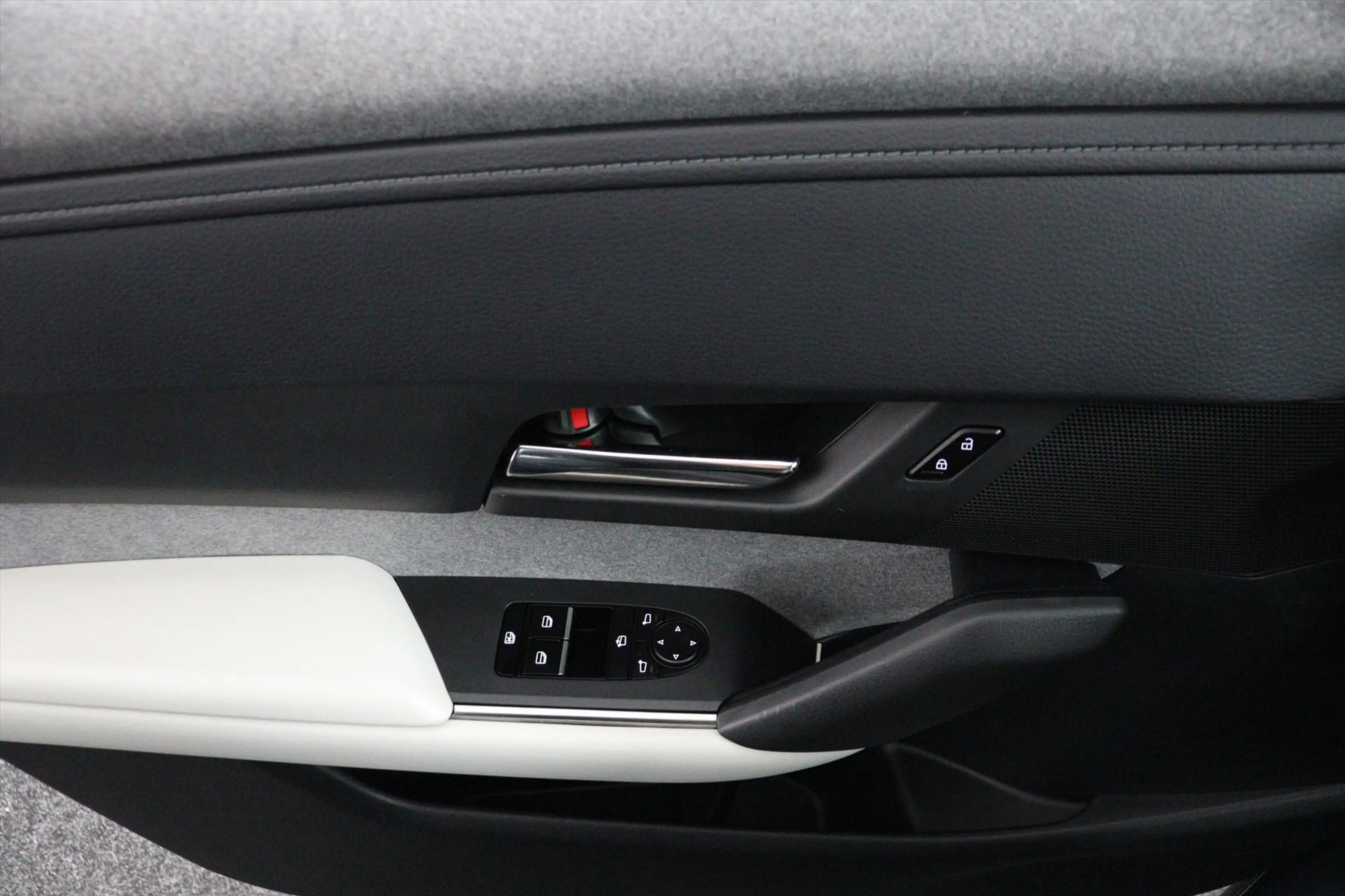 Mazda MX-30 E-SKYACTIV R-EV EXCLUSIVE-LINE AUTOMAAT ECC/CRUISE — photo 45