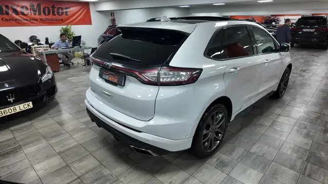 Ford Edge view 6