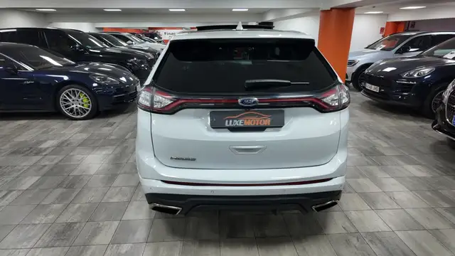 Ford Edge view 5