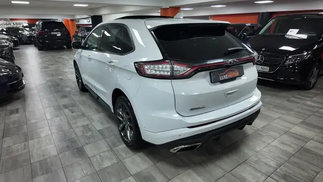 Ford Edge view 4