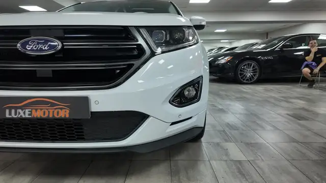 Ford Edge view 9