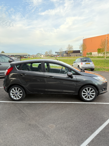 Ford Fiesta 1.0 - Titanium — photo 15