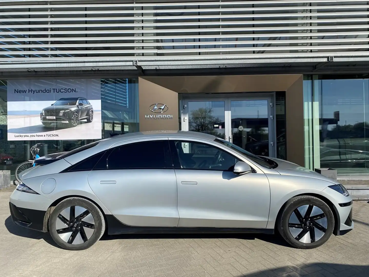 Hyundai IONIQ 6 77KWh BALANCE Zilver - 2