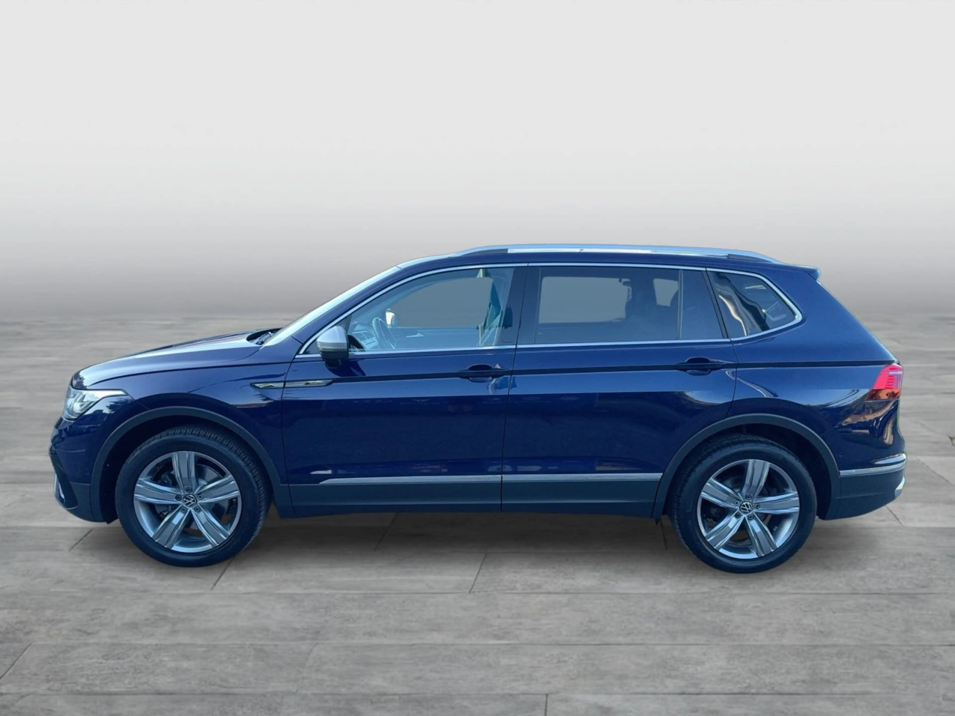 Volkswagen Tiguan Allspace Elegance 2.0TSI 4M AHK PANO H&K — photo 3