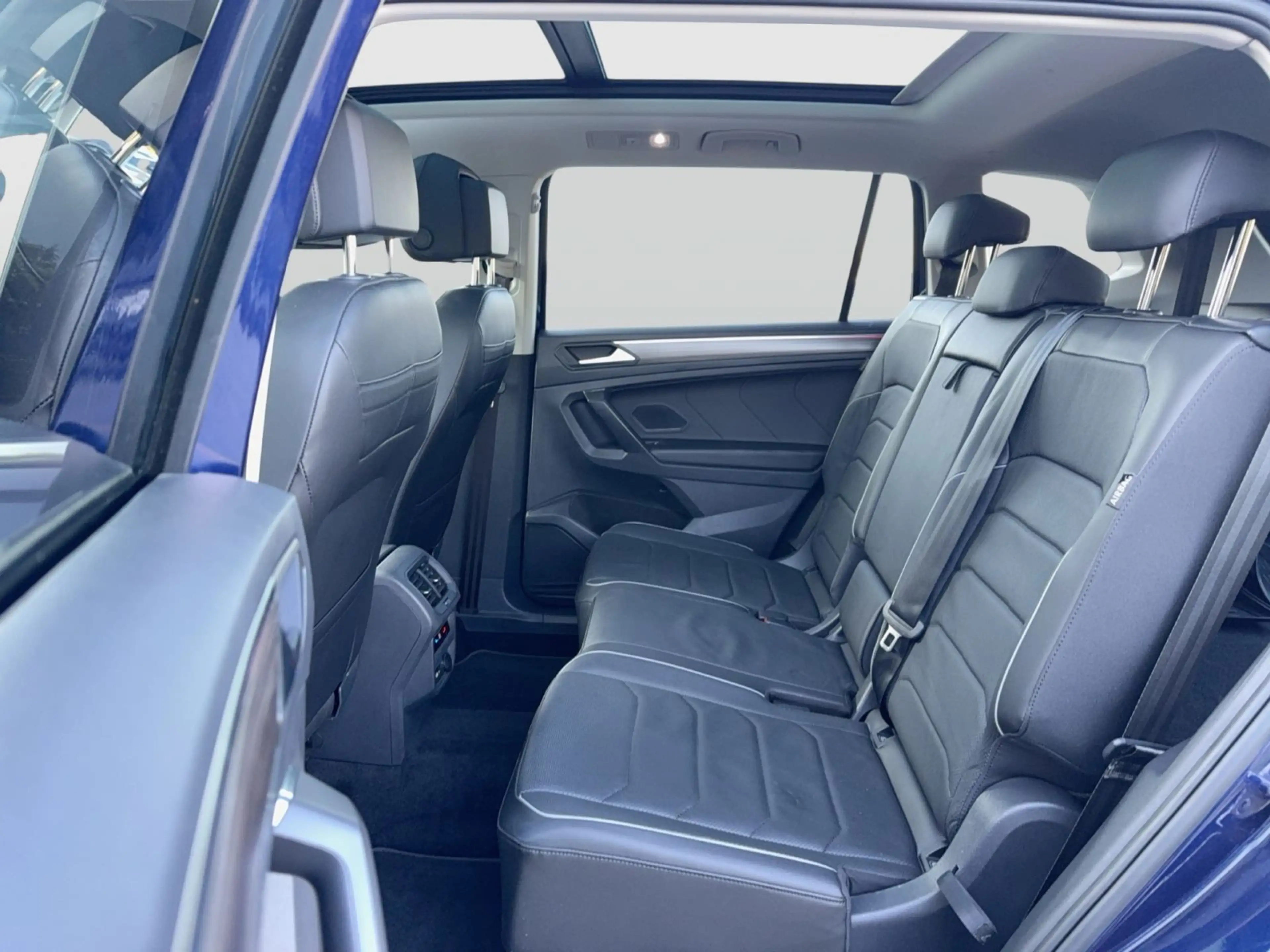 Volkswagen Tiguan Allspace Elegance 2.0TSI 4M AHK PANO H&K — photo 13