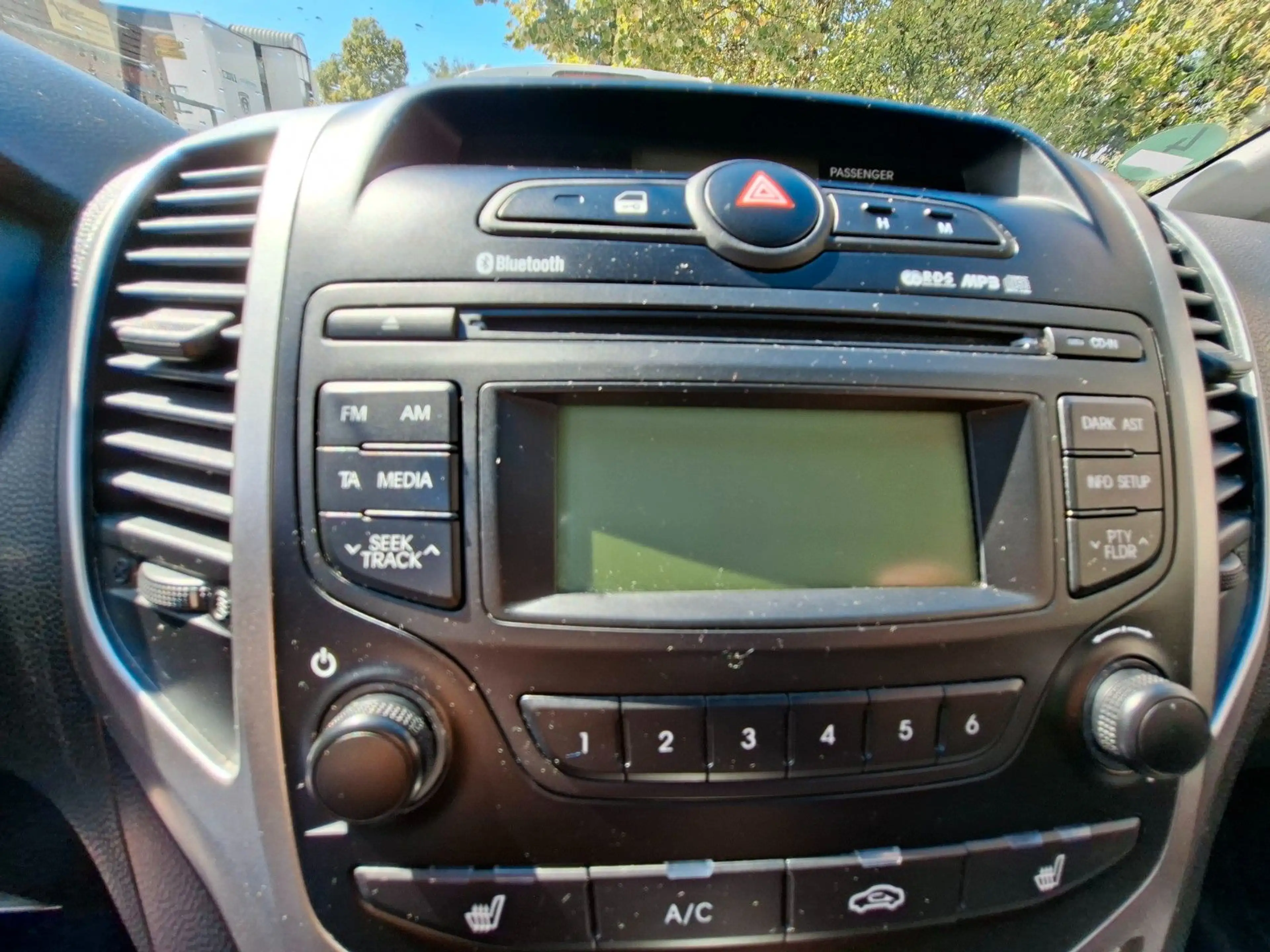 Hyundai iX20 blue YES! Klima Sitzheizung 1,6l 92kW — photo 12