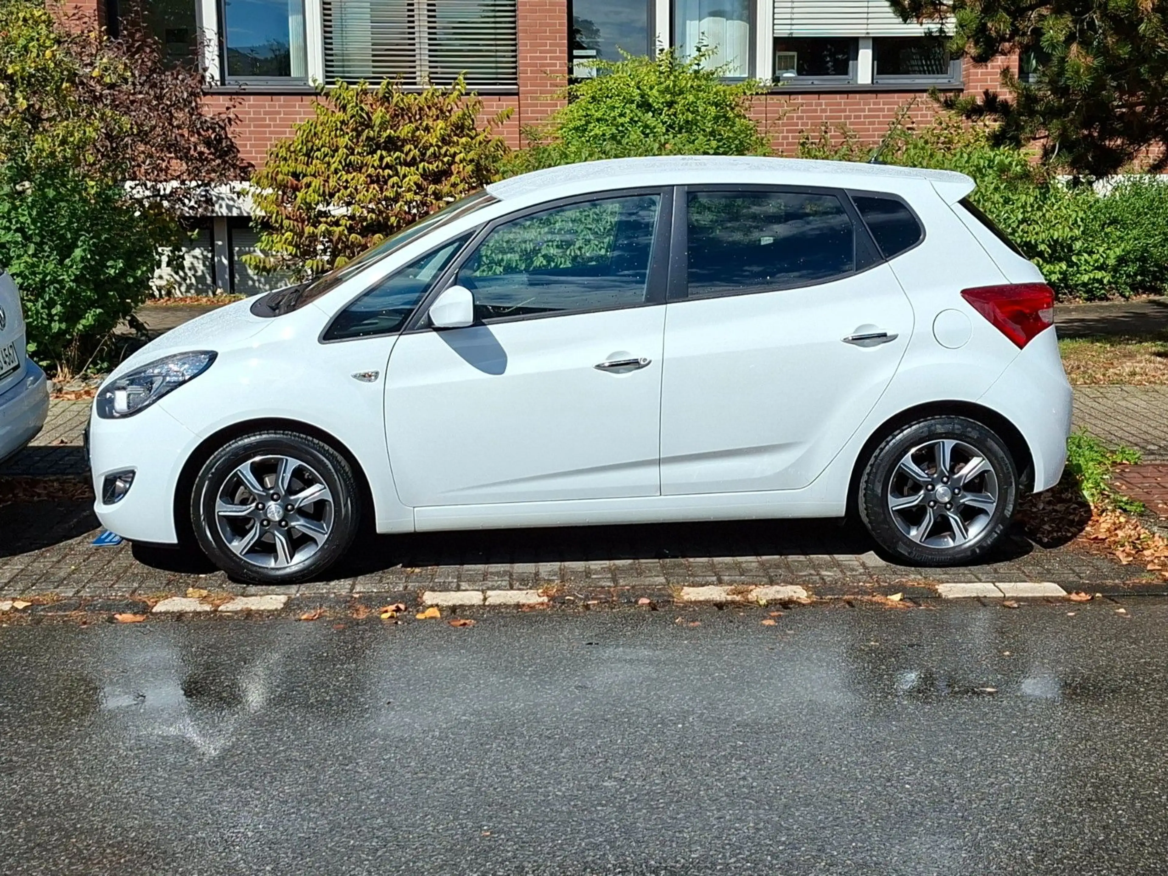 Hyundai iX20 blue YES! Klima Sitzheizung 1,6l 92kW — photo 3