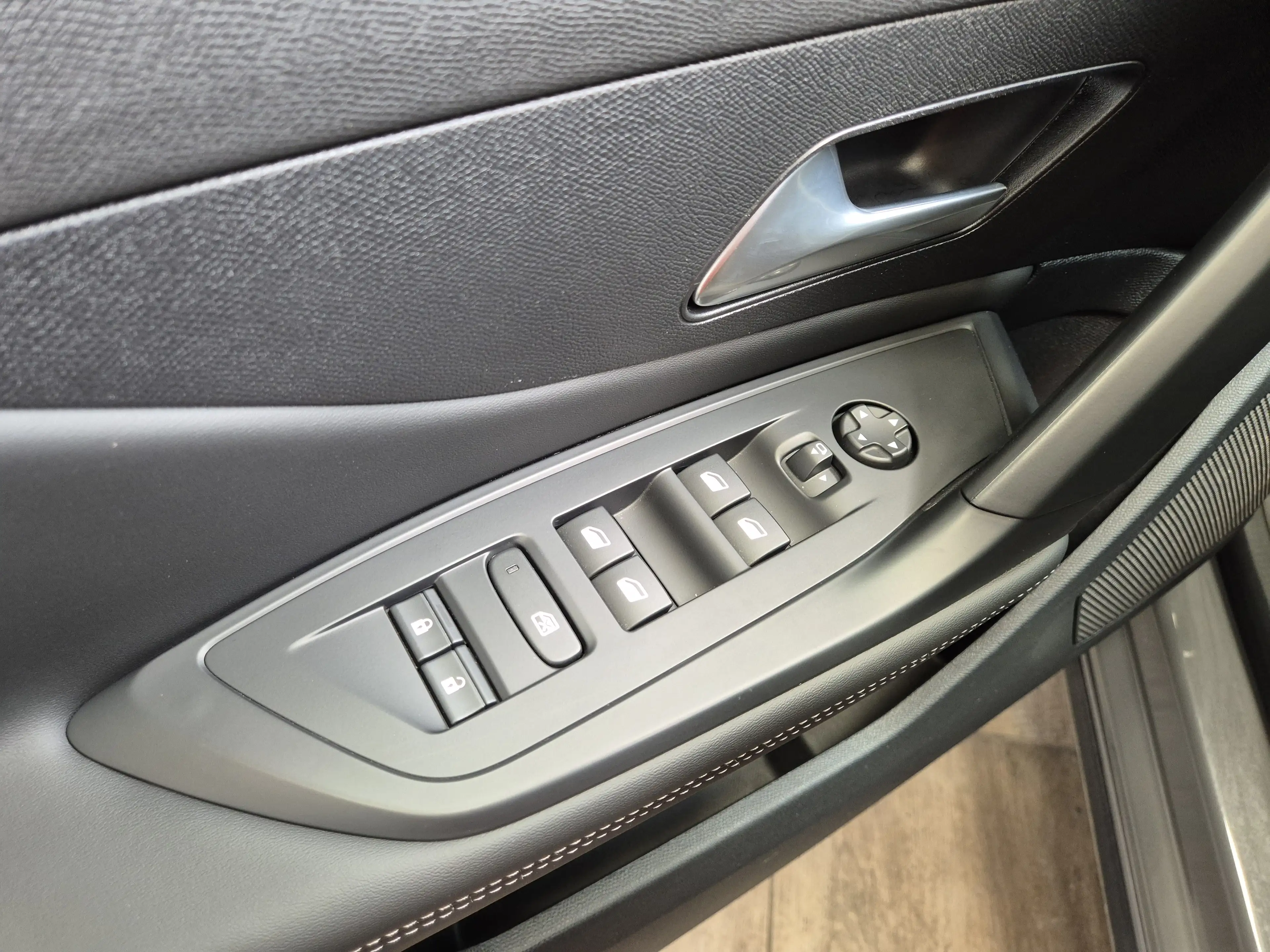 Peugeot 408 1.2Hybride 136pk Allure automaat — photo 15