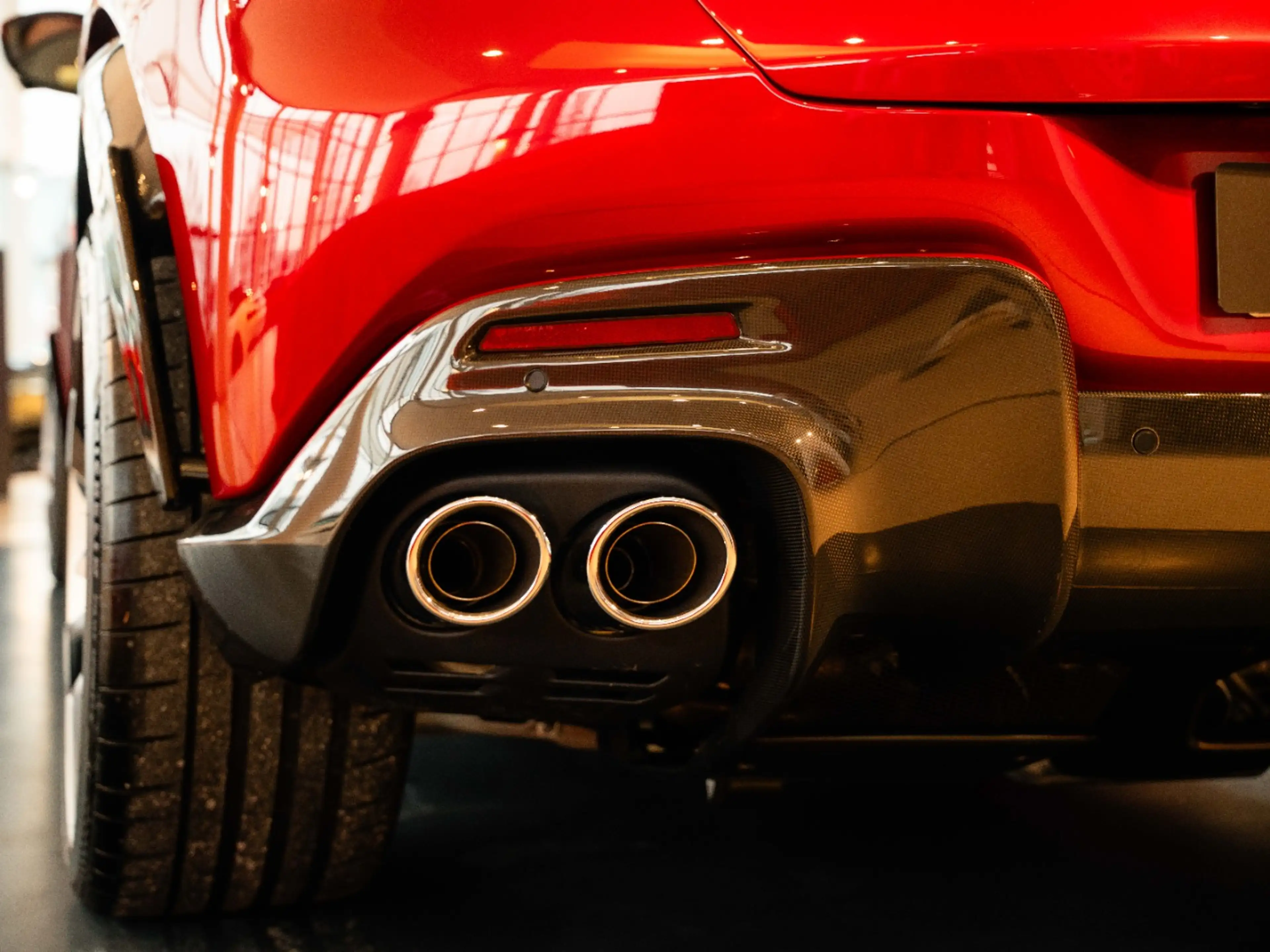 Ferrari Purosangue ATELIER*Panoramadach*Carb*Rundumsicht* — photo 13