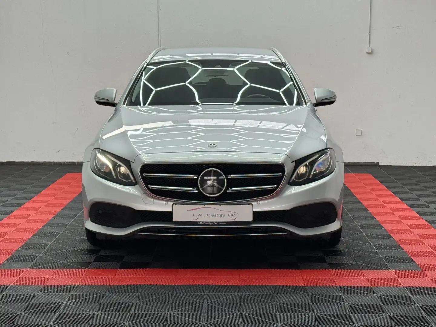 Mercedes-Benz E 300 d Aut.Avantgarde Navi Kamera LEDaus 1-Hand Silber - 2