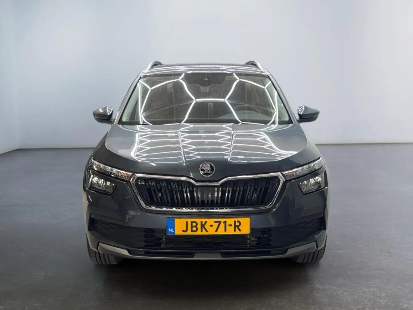 Skoda Kamiq 1.0 TSI Style | Dealer onderhouden | Trekhaak | Grijs - 2