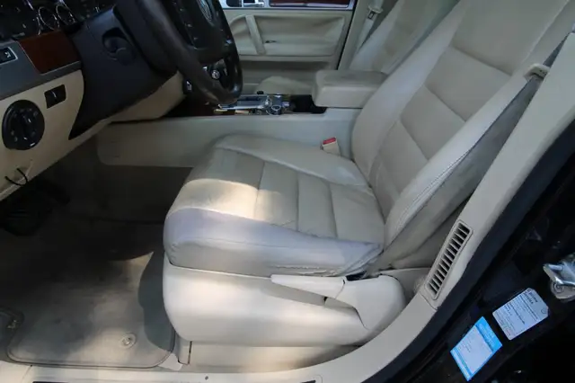 Volkswagen Touareg view 10