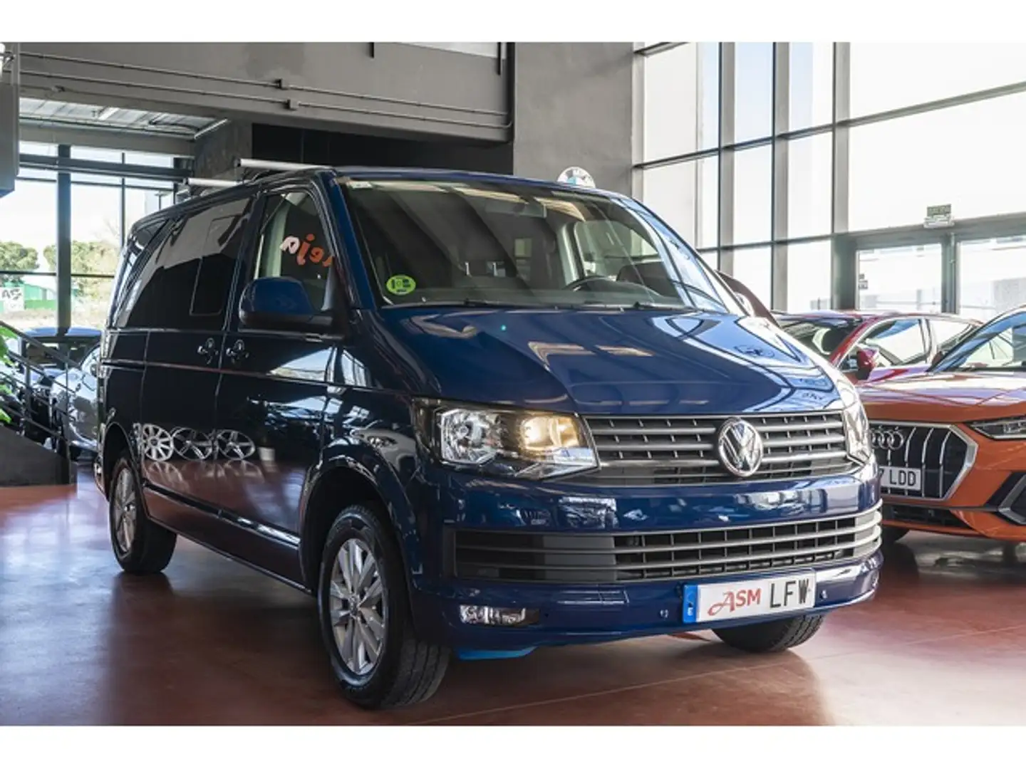 Volkswagen T5 Caravelle 2.0TDI Batalla Corta 110kW Azul - 2