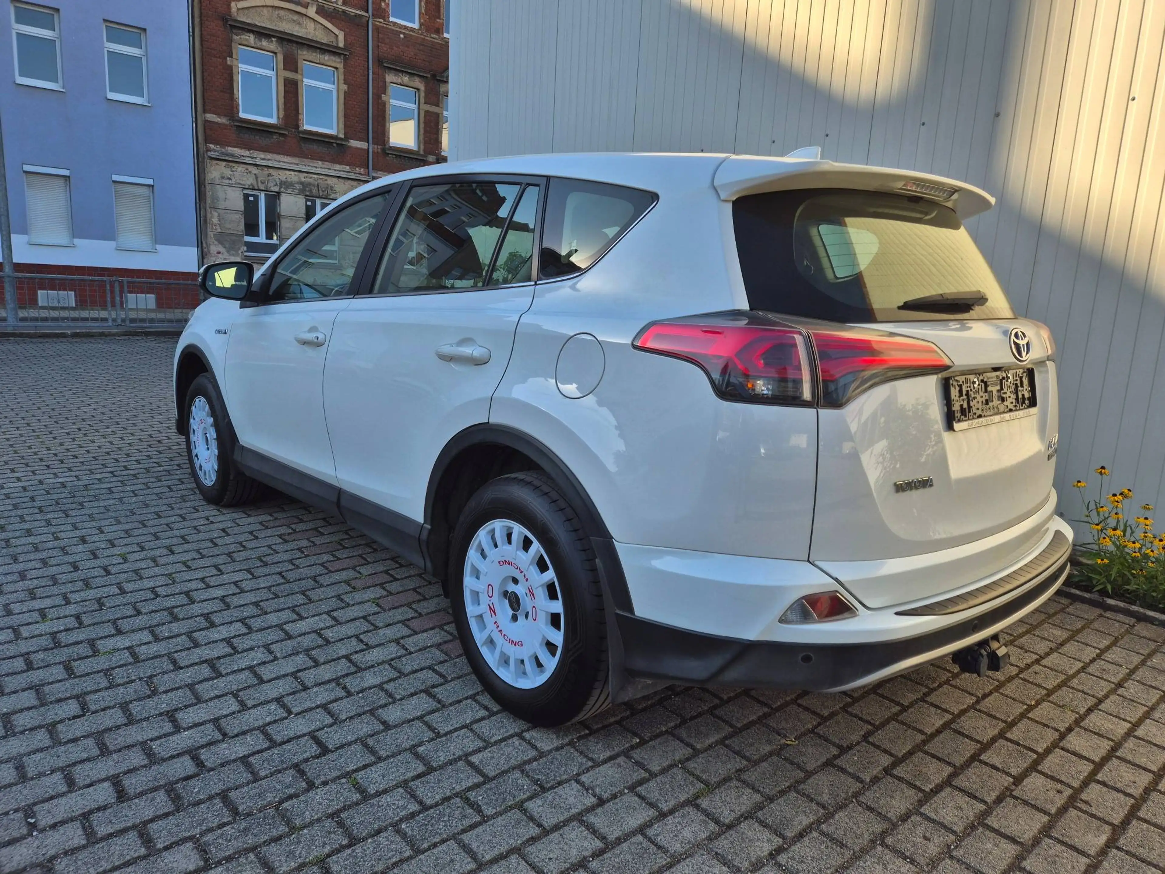 Toyota RAV 4 2,5 Hybrid 4x4 Comfort mit Winterrädern & AHZV — photo 3