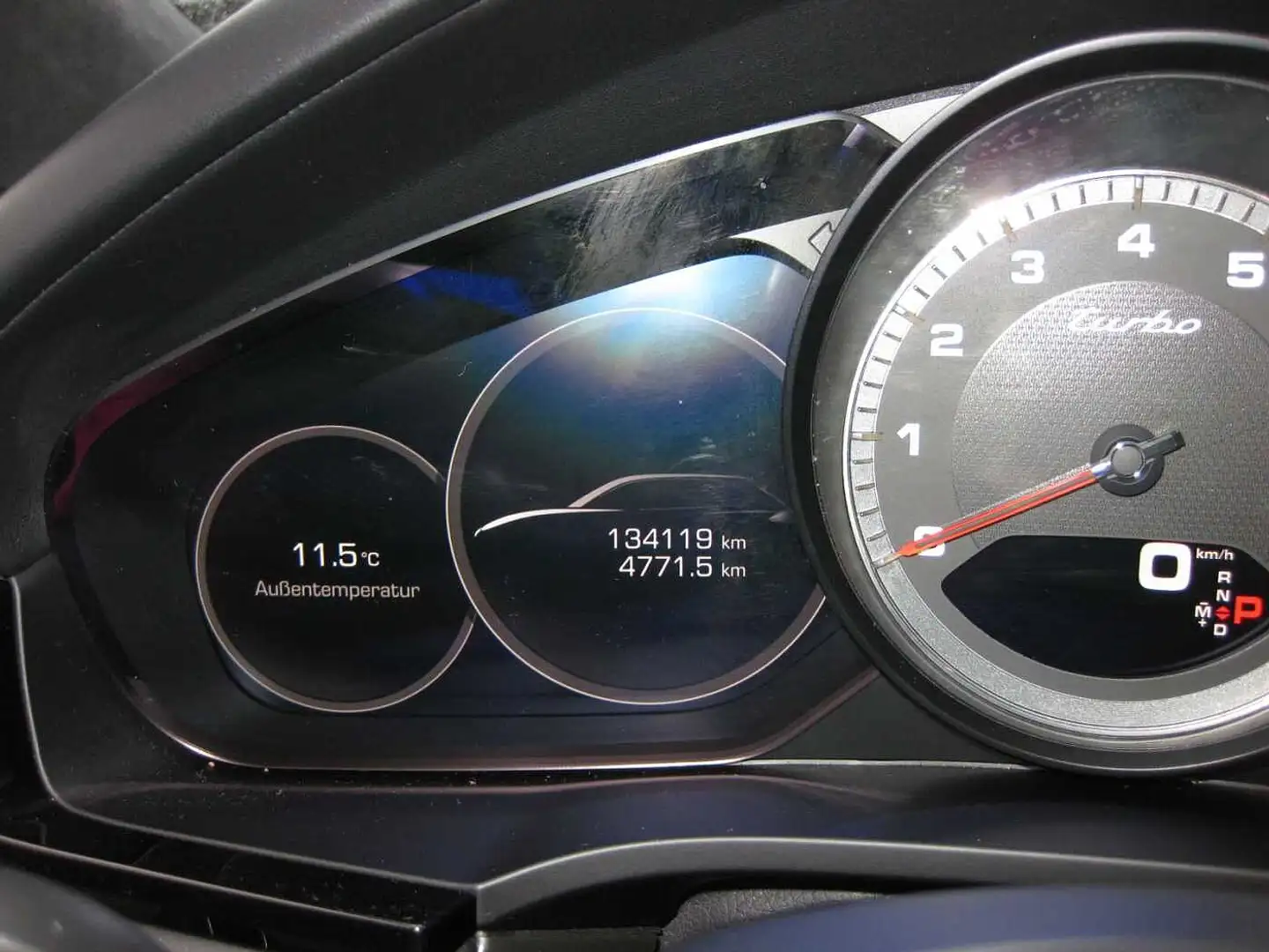 Porsche Cayenne Turbo Top Ausst. Schwarz - 2