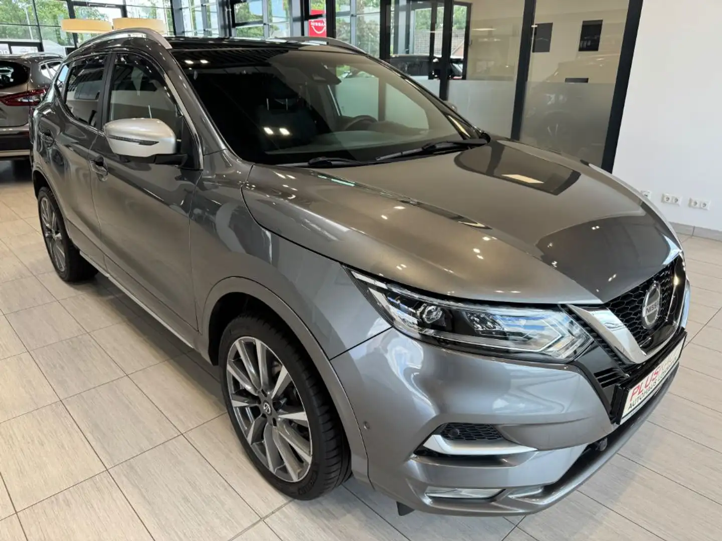 Nissan Qashqai 1.3 DIG-T DCT TEKNA Kamera Standheizung Grau - 2