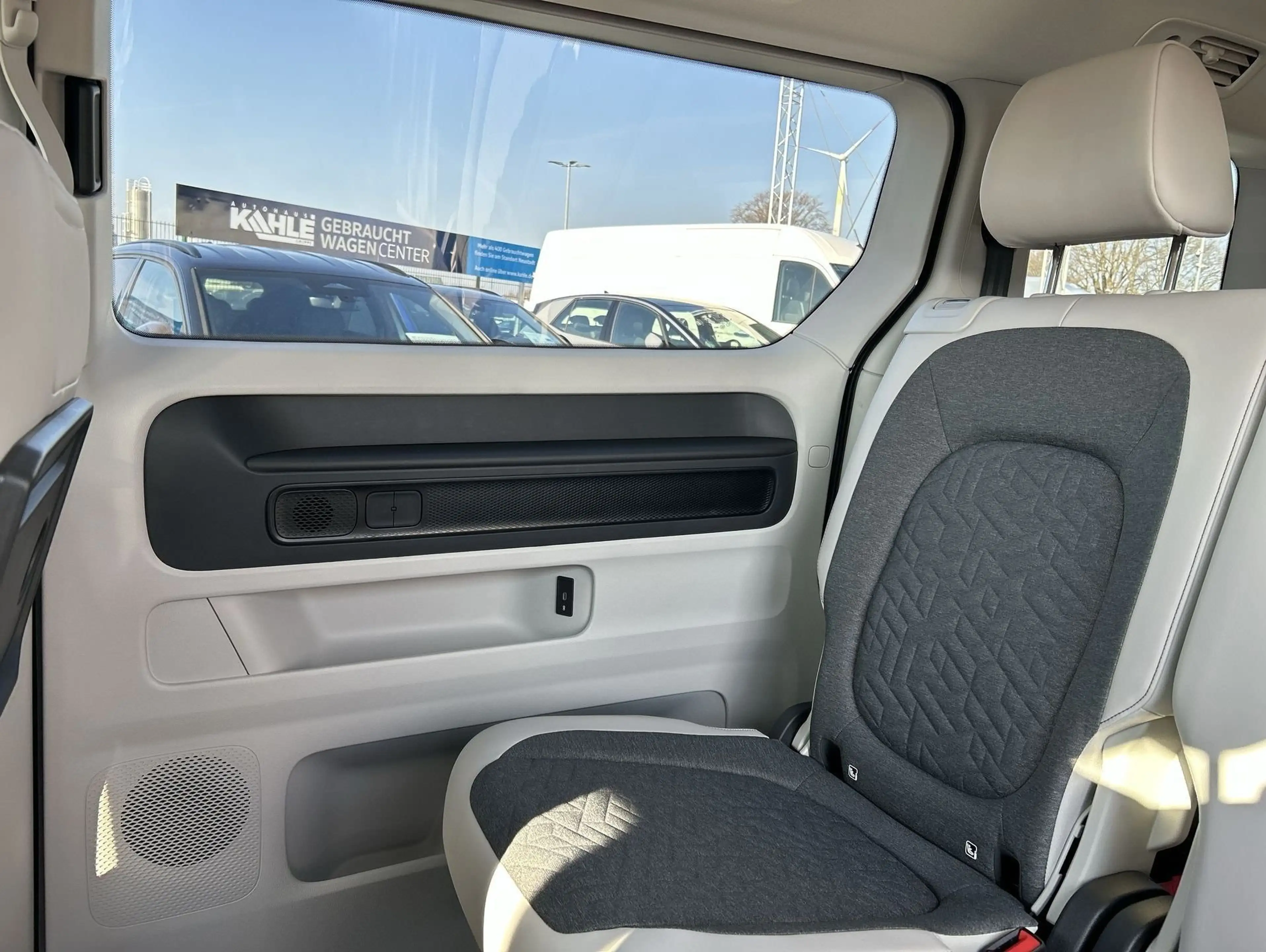 Volkswagen ID. Buzz Pro langer Radstand Motor: 86 kWh Getriebe:1-GangR — photo 9