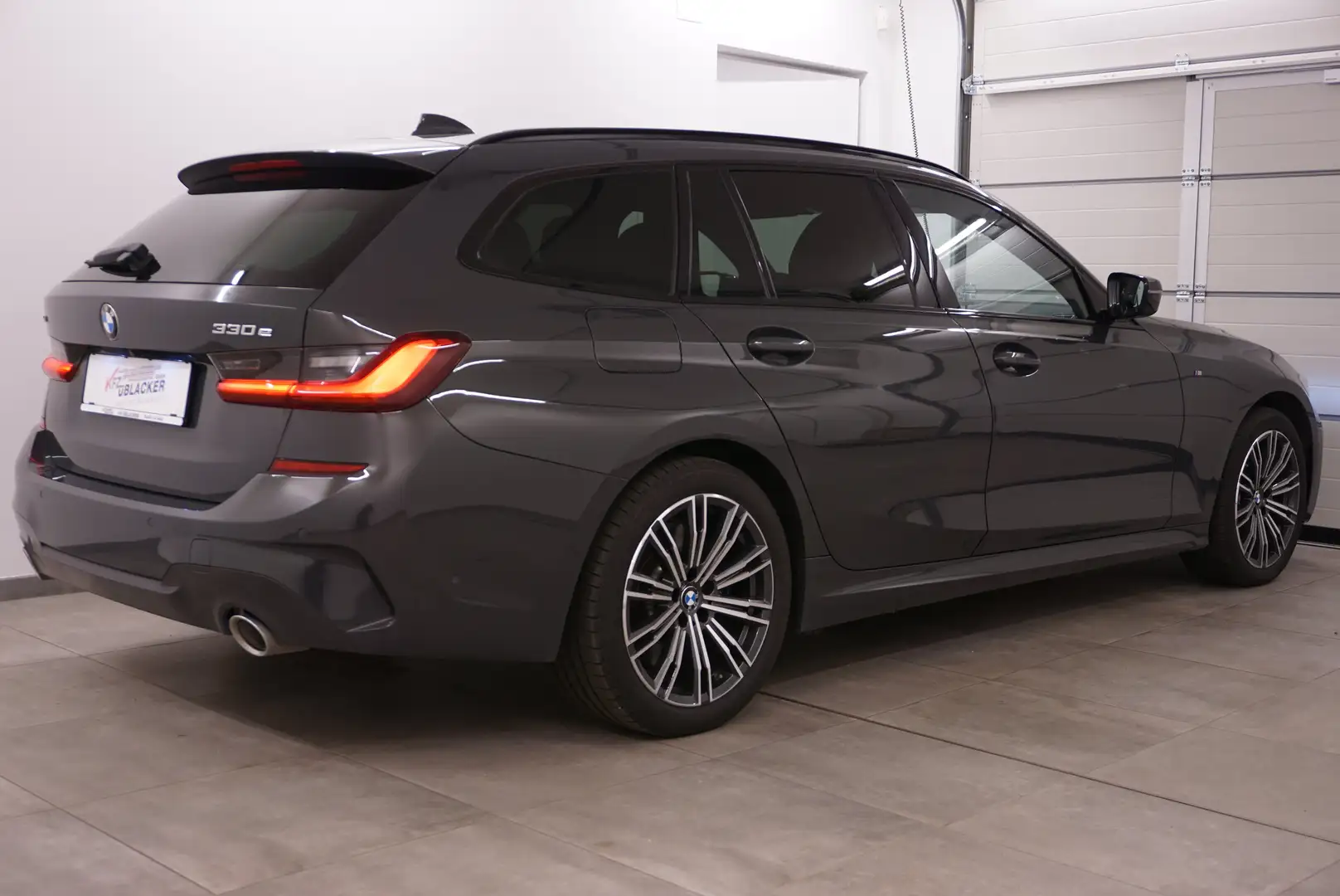 BMW 330 e xDrive M Sport // Dravitgrau // Soundsystem // Grau - 2