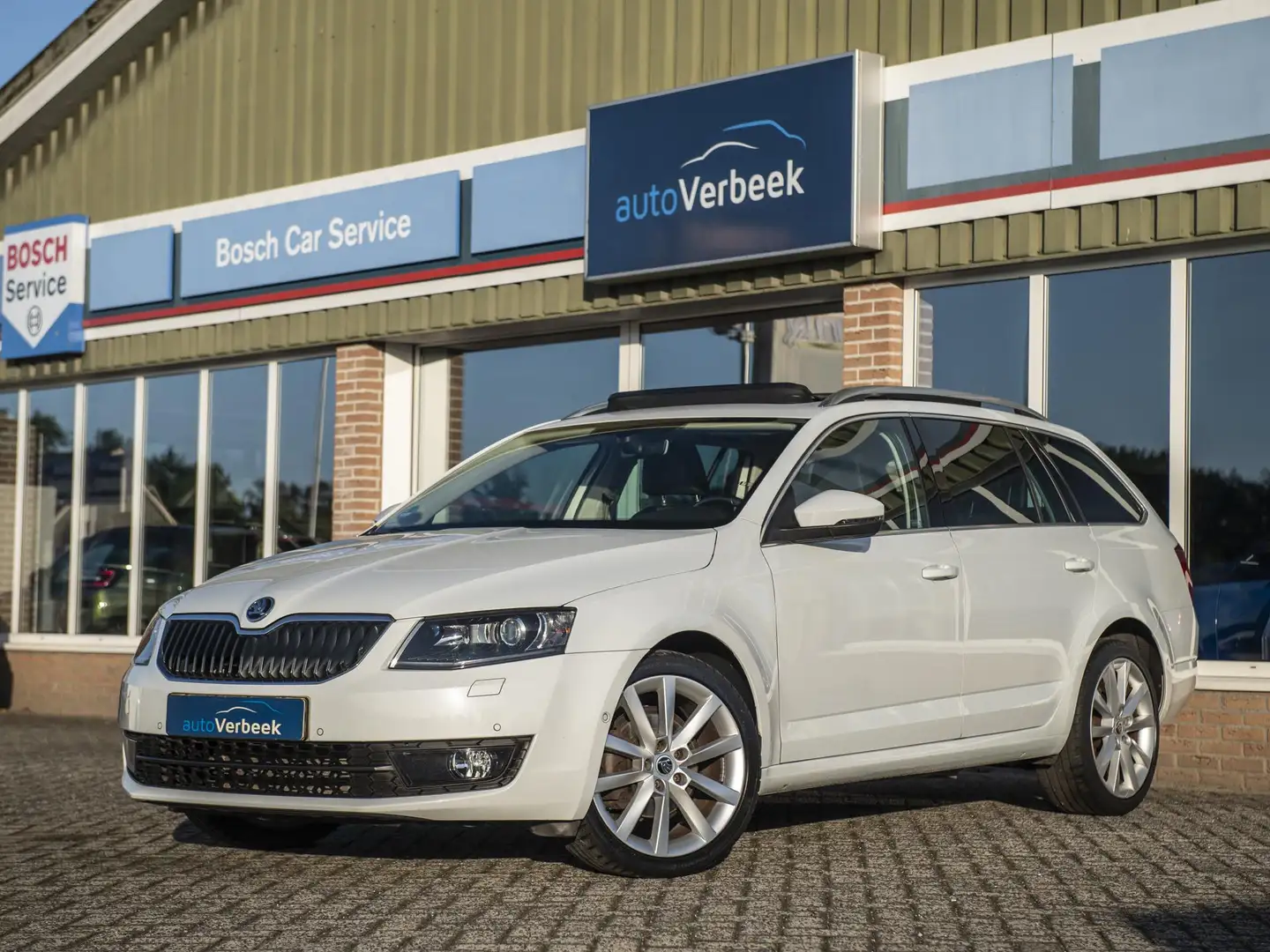 Skoda Octavia Combi 1.4 TSI Greentech Style Business | Pano | 18 Wit - 1