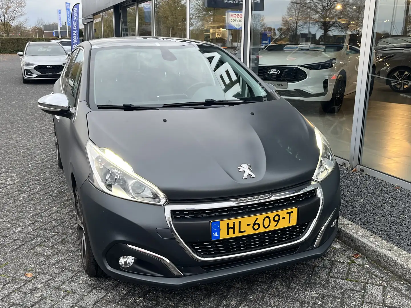 Peugeot 208 1.2 PureTech Première | Matte lak | Afneembare tre Grijs - 2