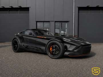 2.5 Exposed Carbon Exterior