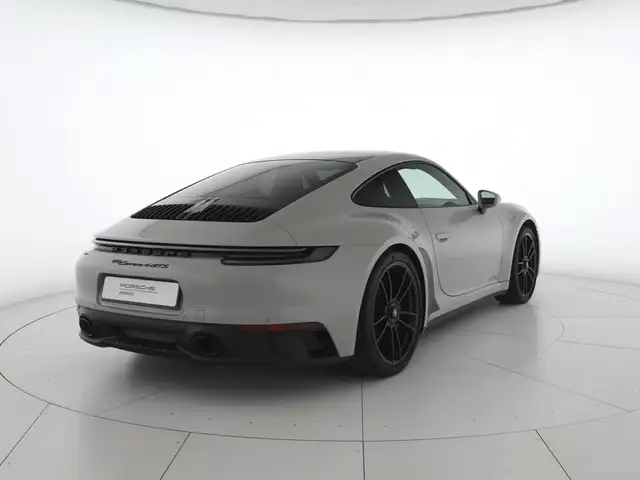 Porsche 911 view 2