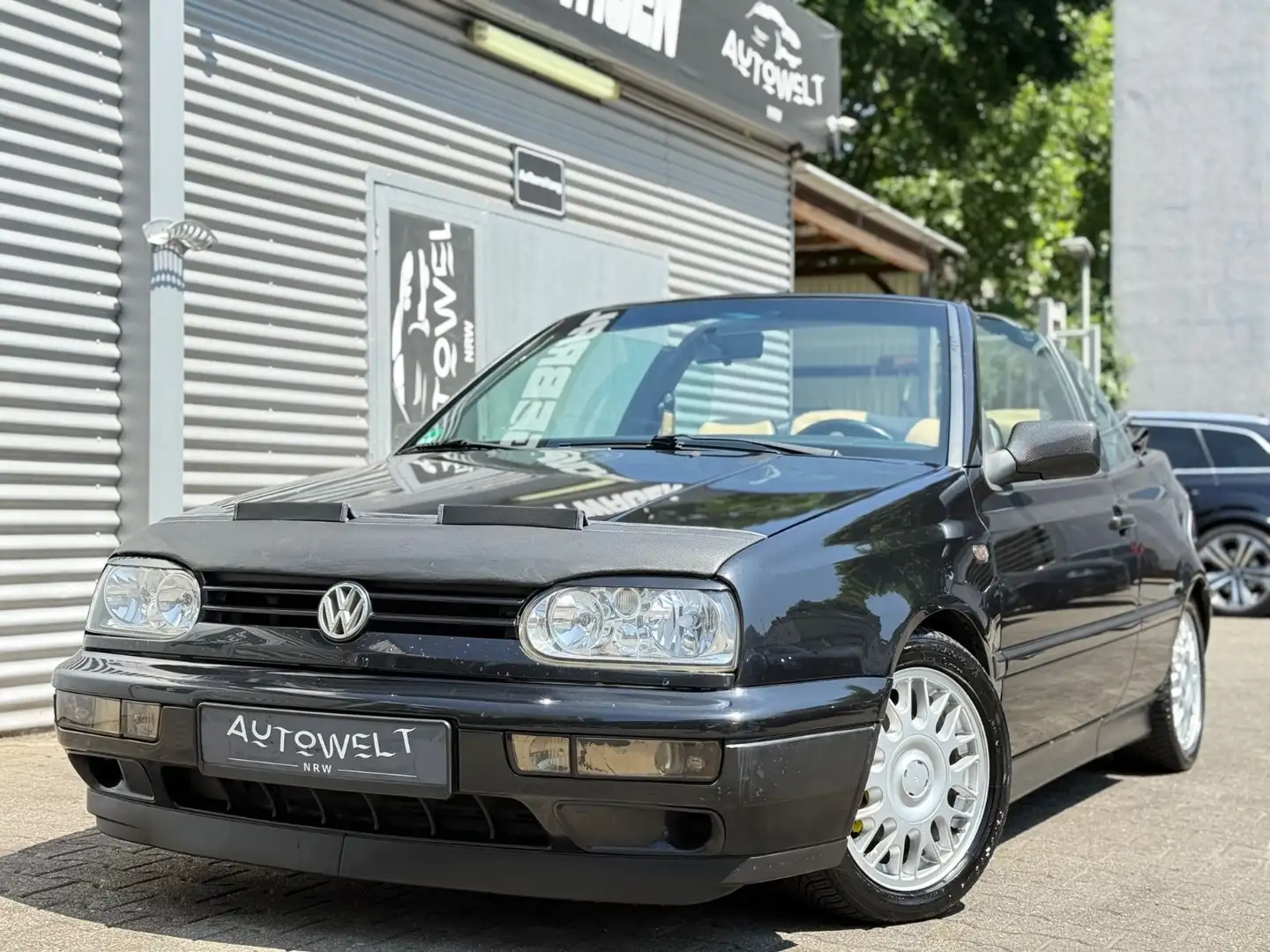 Volkswagen Golf 1.8 Cabriolet Bon Jovi *2HAND*LEDER*15ZOLL* Zwart - 1