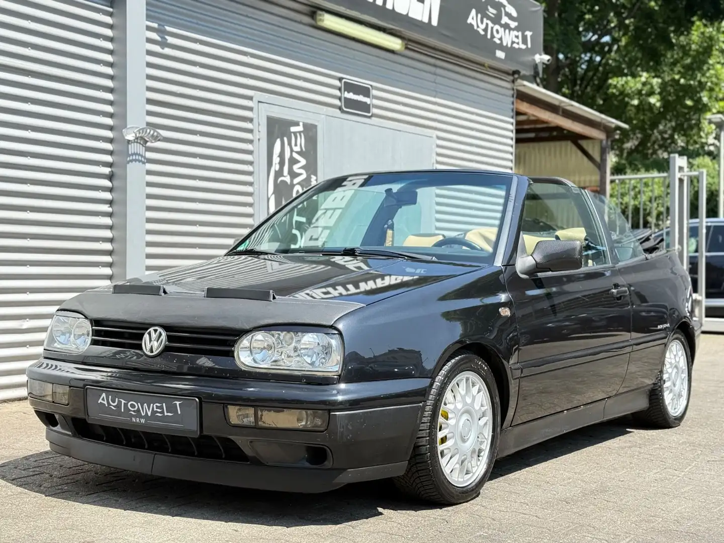 Volkswagen Golf 1.8 Cabriolet Bon Jovi *2HAND*LEDER*15ZOLL* Zwart - 2