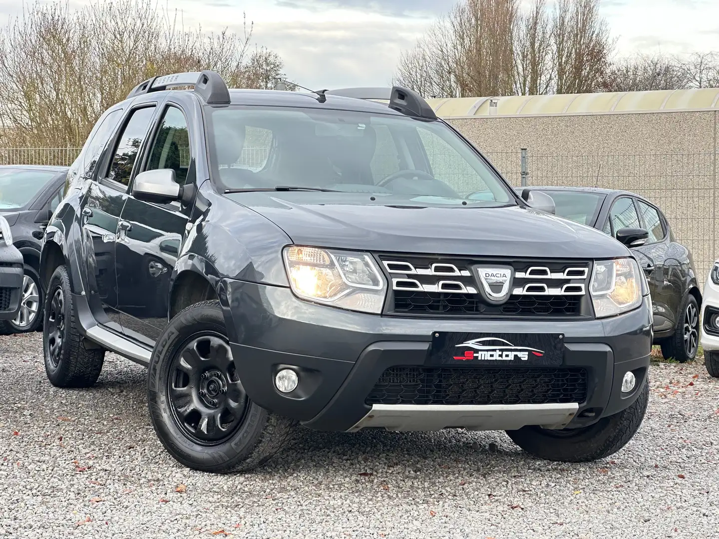 Dacia Duster 1.5 dCi 4x2 Grijs - 1