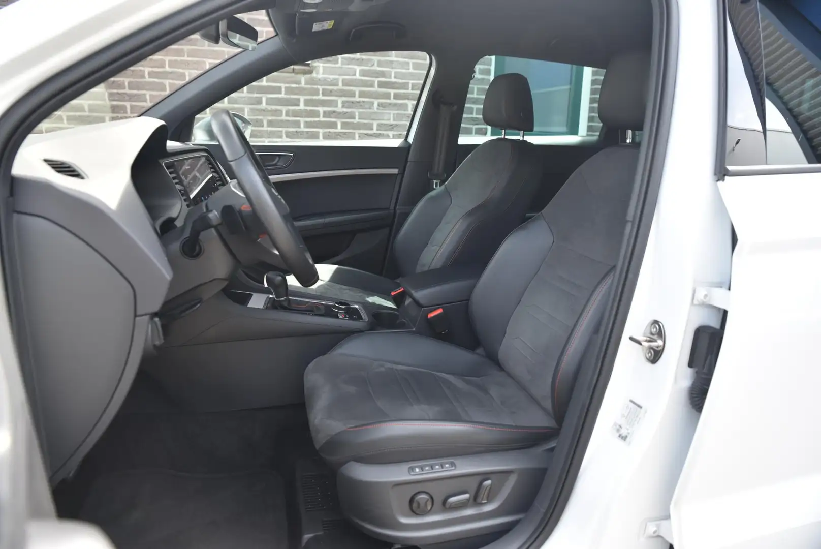 SEAT Ateca 1.5 TSI FR Business Intense Black Wit - 2