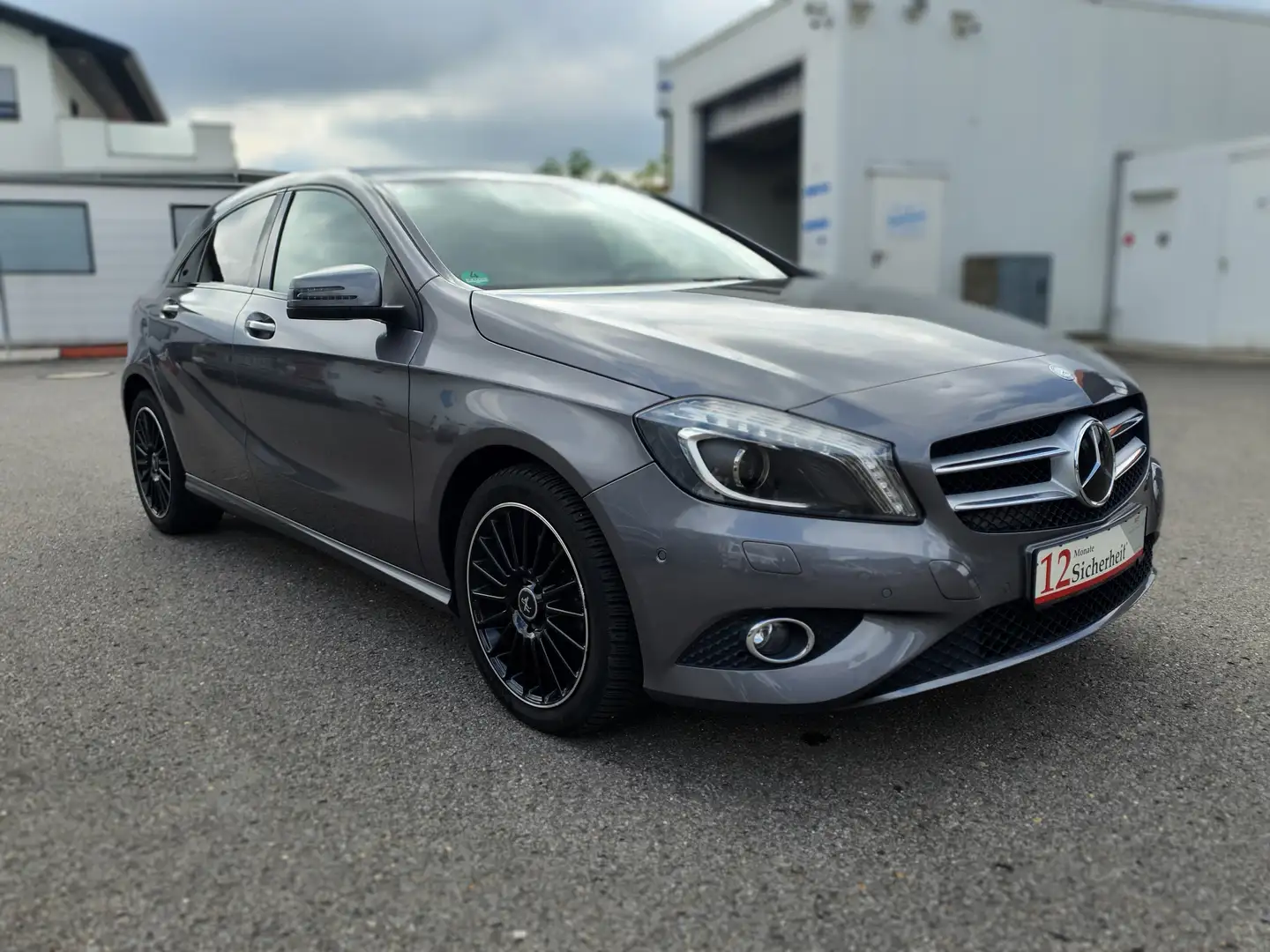 Mercedes-Benz A 200 A 200 CDI Automatik*Xenon*Navigation*Teilleder* Šedá - 1