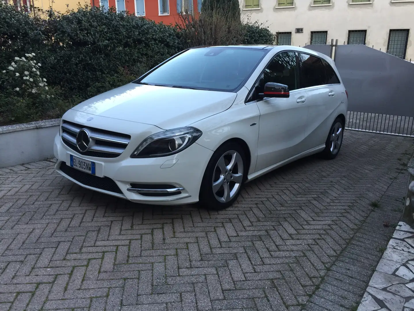 Mercedes-Benz B 180 cdi Premium - 1
