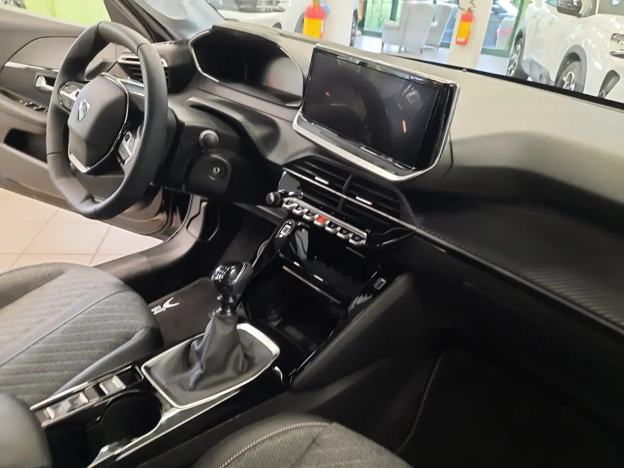Peugeot 208 1.2 ALLURE PURETECH 100 CV 12