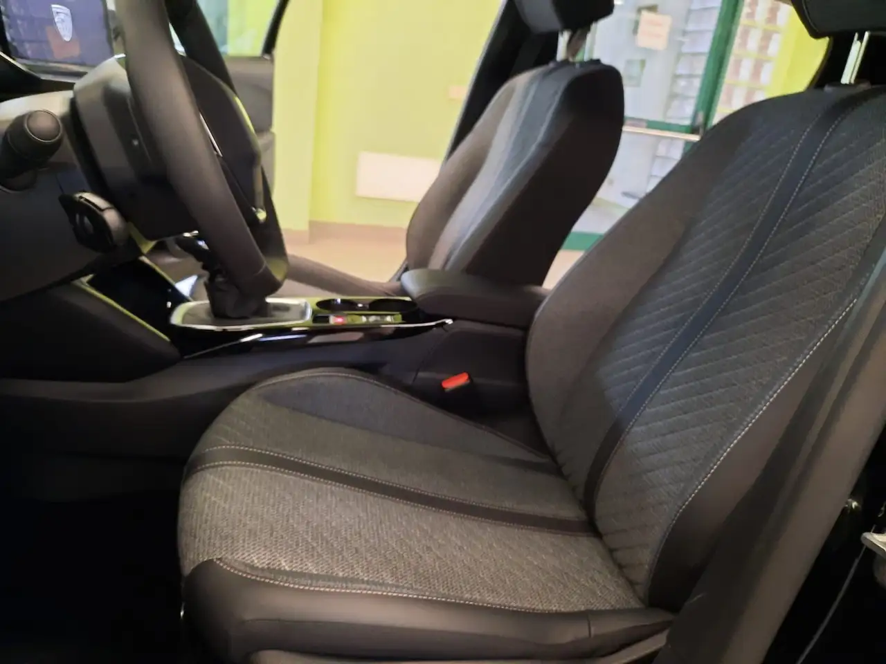 Peugeot 208 1.2 ALLURE PURETECH 100 CV 13
