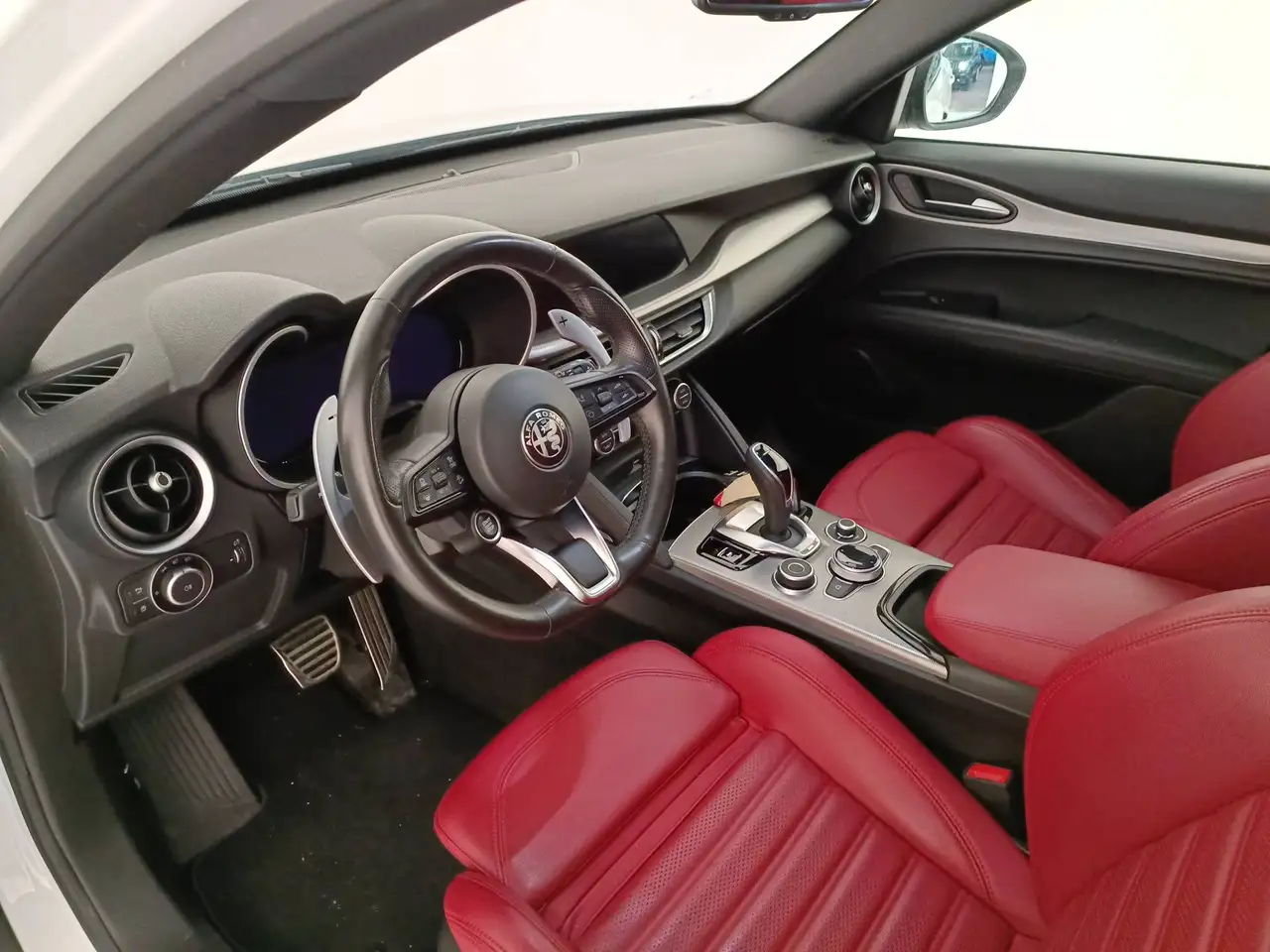 Alfa Romeo Stelvio 2024 — фото 12