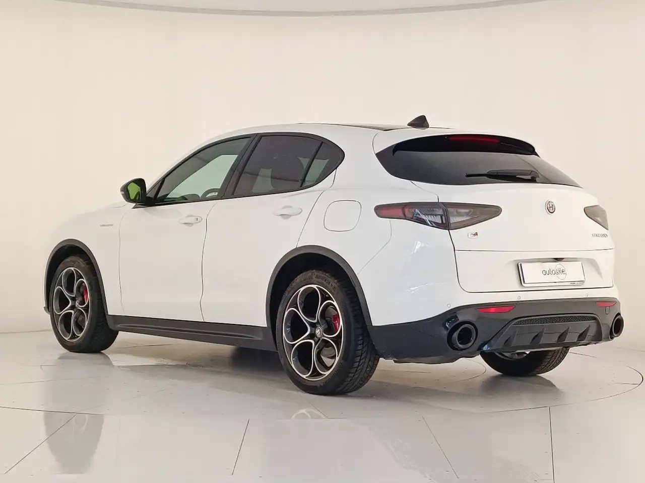 Alfa Romeo Stelvio 2024 — фото 7