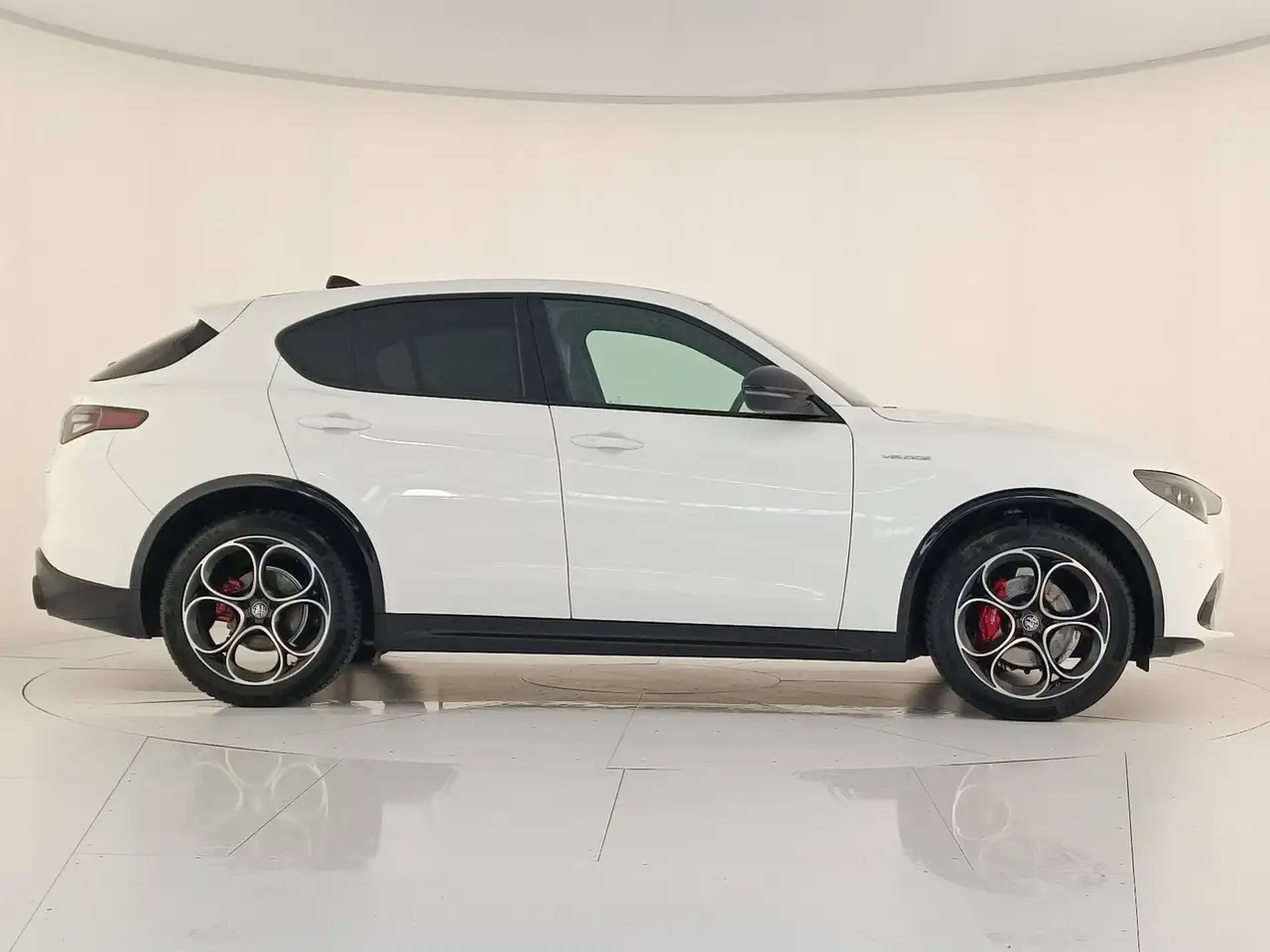 Alfa Romeo Stelvio 2024