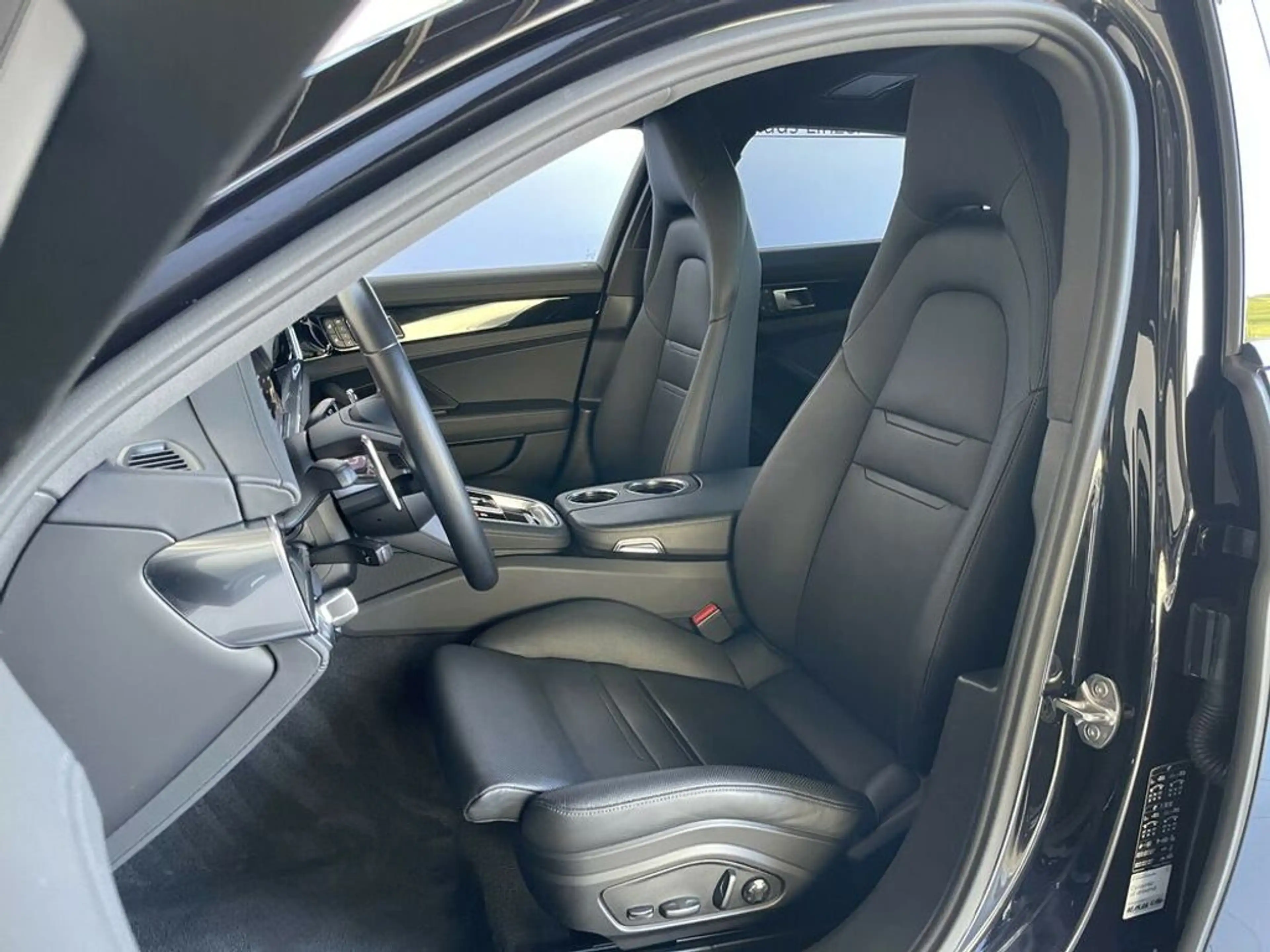 Porsche Panamera Executive E-Hybrid *MATRIX*BOSE*Massage* — photo 9