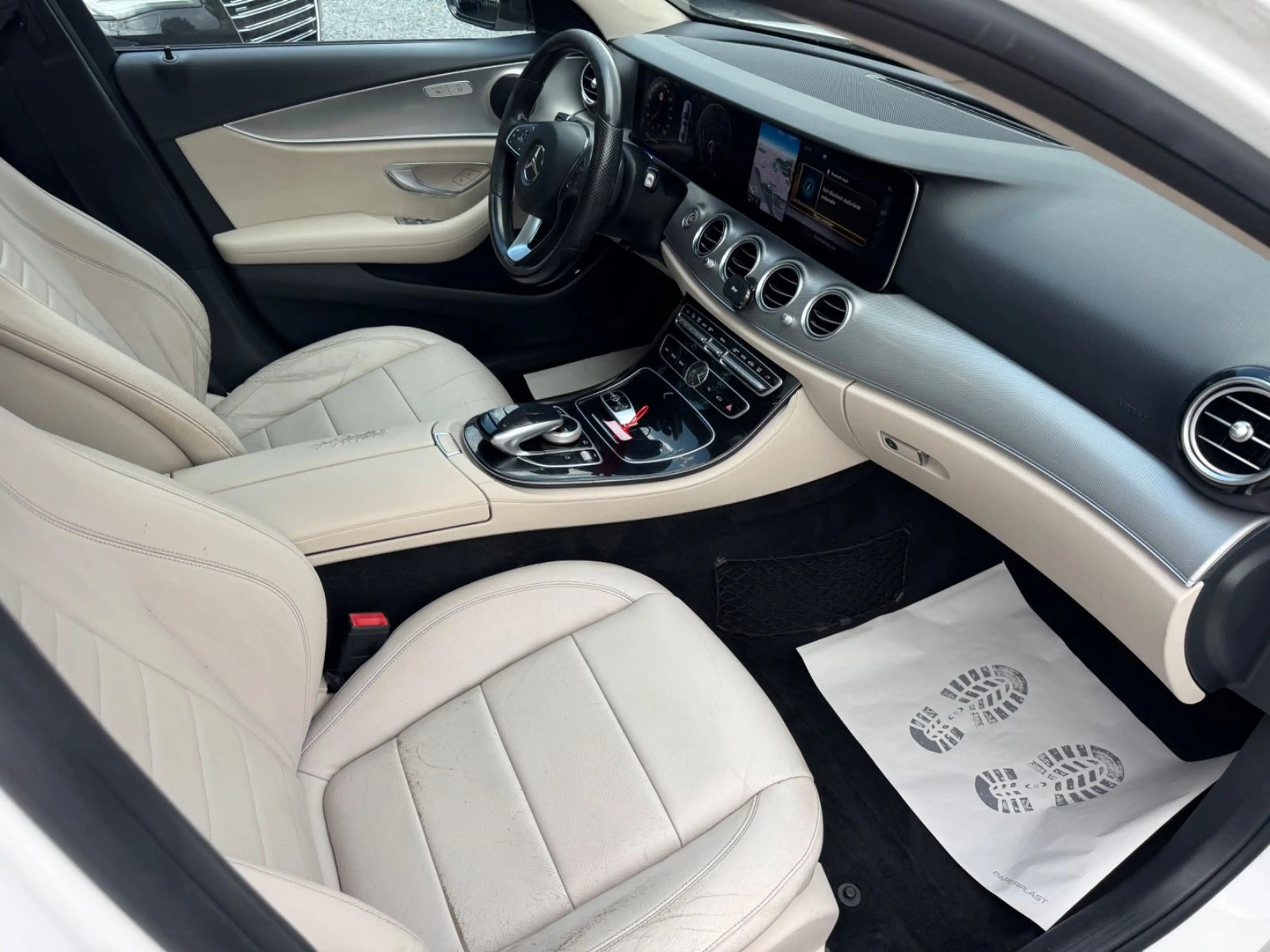Mercedes-Benz E 220 d Limousine AMG Line*Schiebedach*Widescree — photo 13