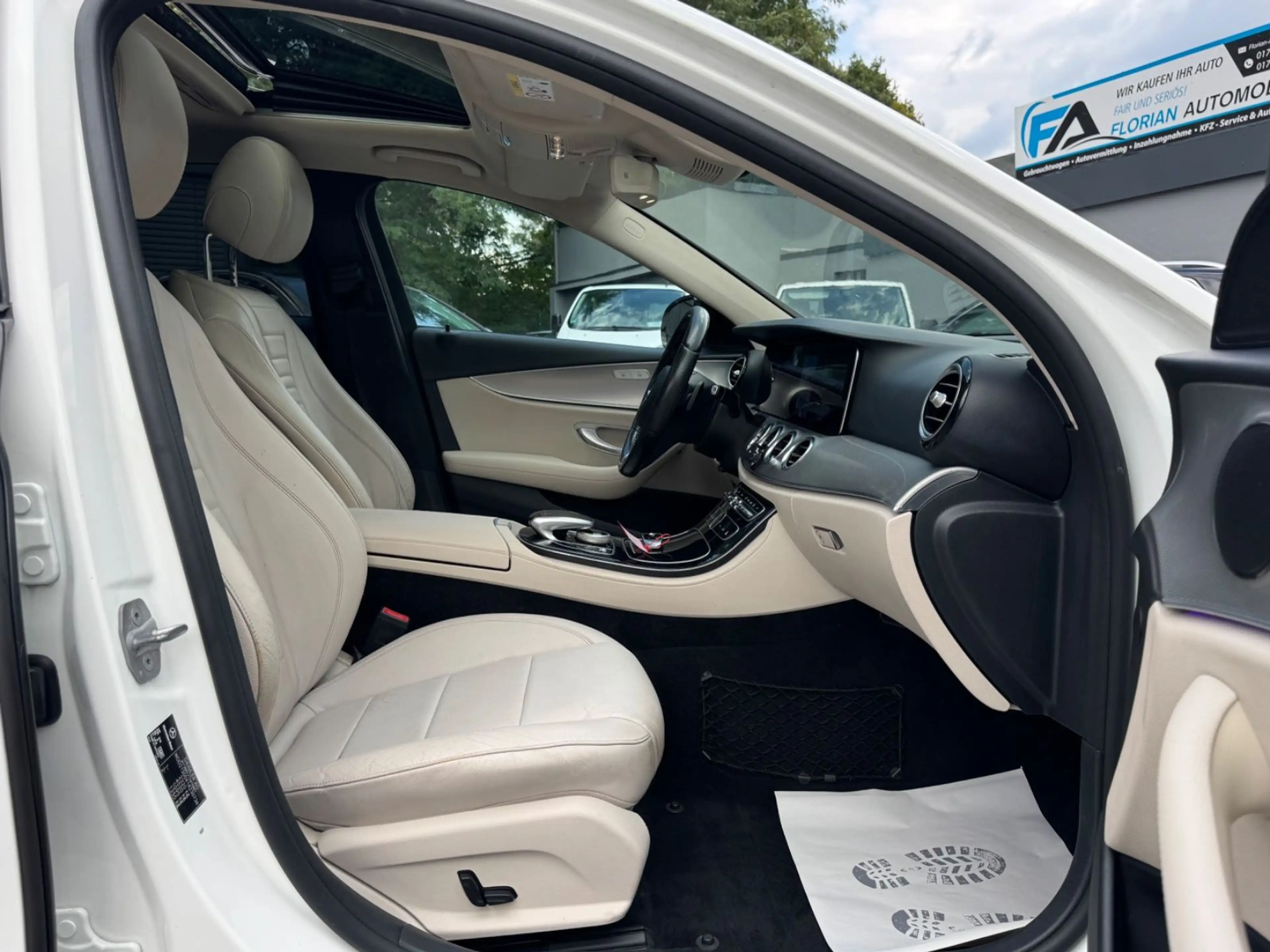 Mercedes-Benz E 220 d Limousine AMG Line*Schiebedach*Widescree — photo 12