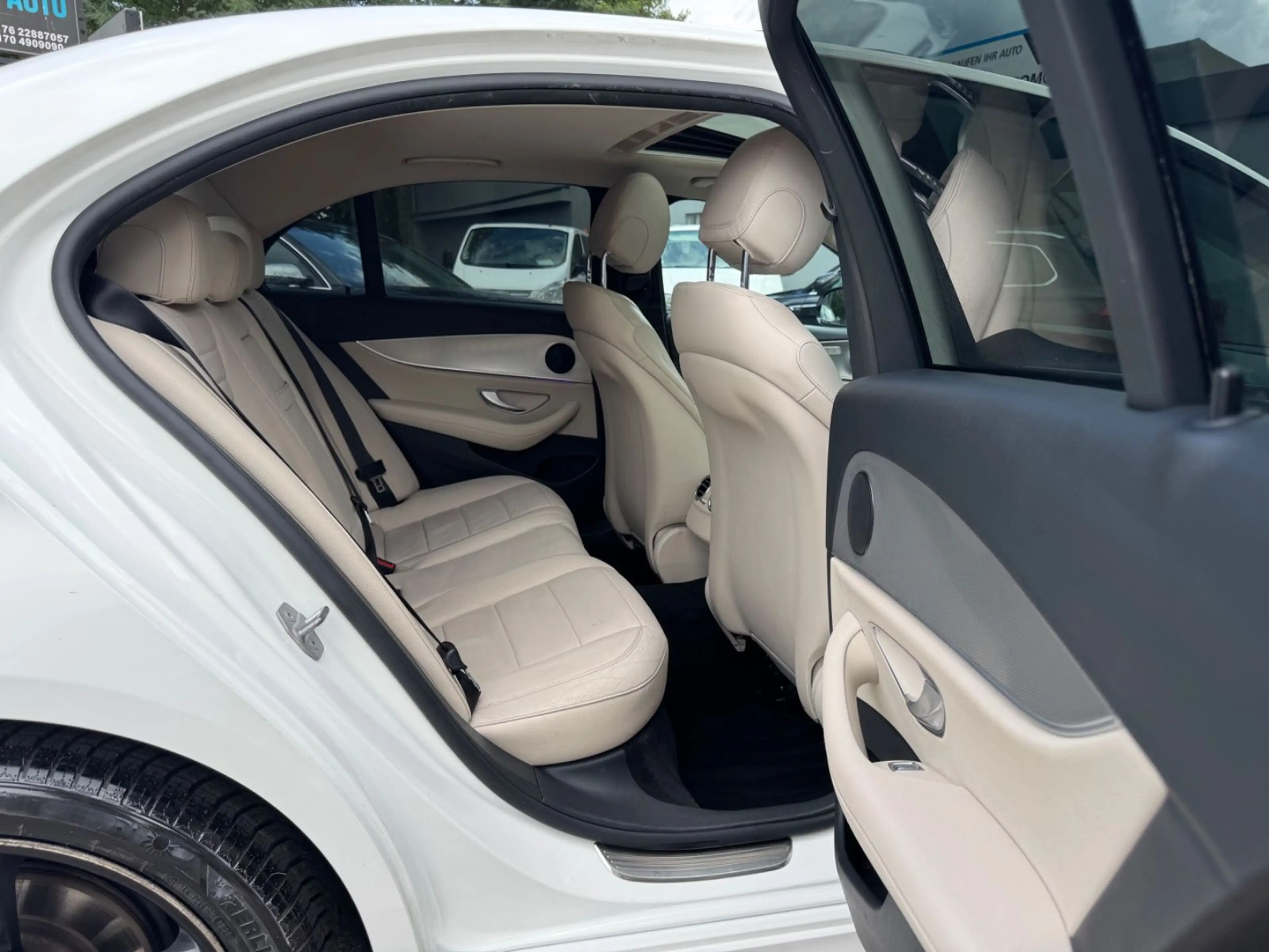 Mercedes-Benz E 220 d Limousine AMG Line*Schiebedach*Widescree — photo 14