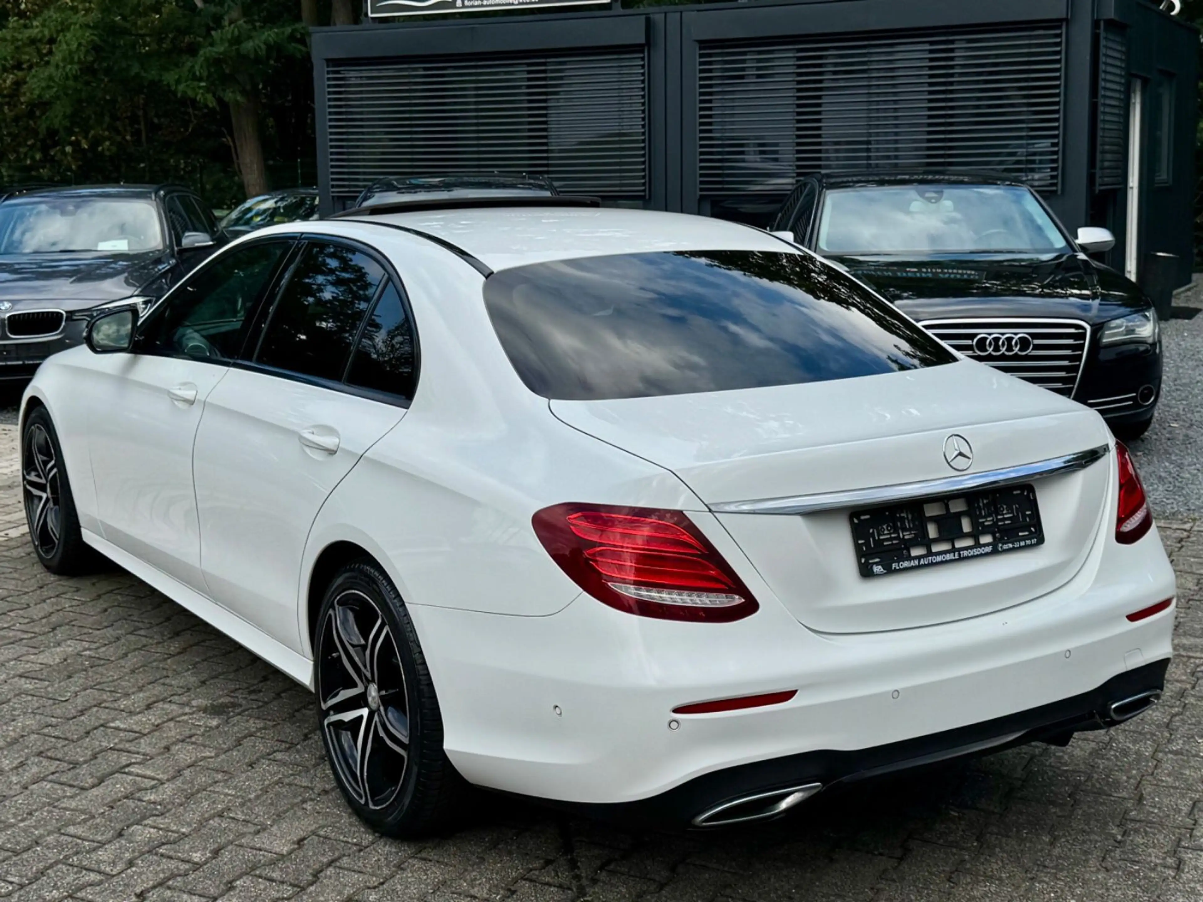 Mercedes-Benz E 220 d Limousine AMG Line*Schiebedach*Widescree — photo 7