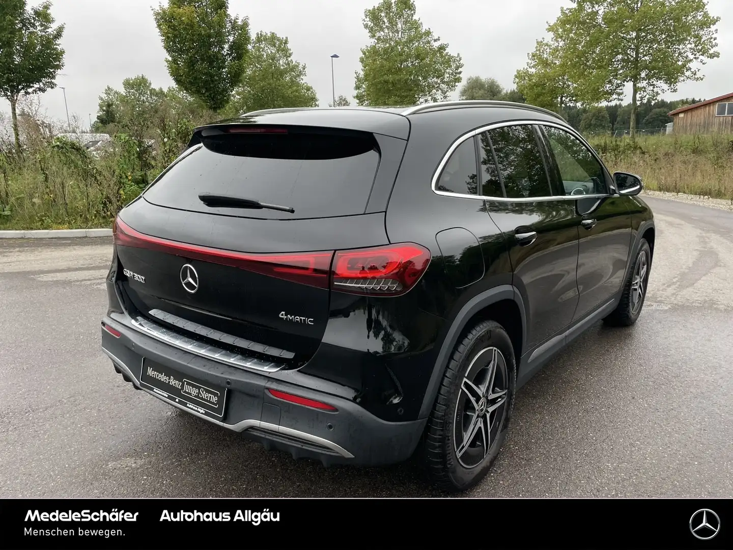 Mercedes-Benz EQA 300 EQA 300 4M AMG Totwinkel Kam Ambie getöntesGlas Schwarz - 2