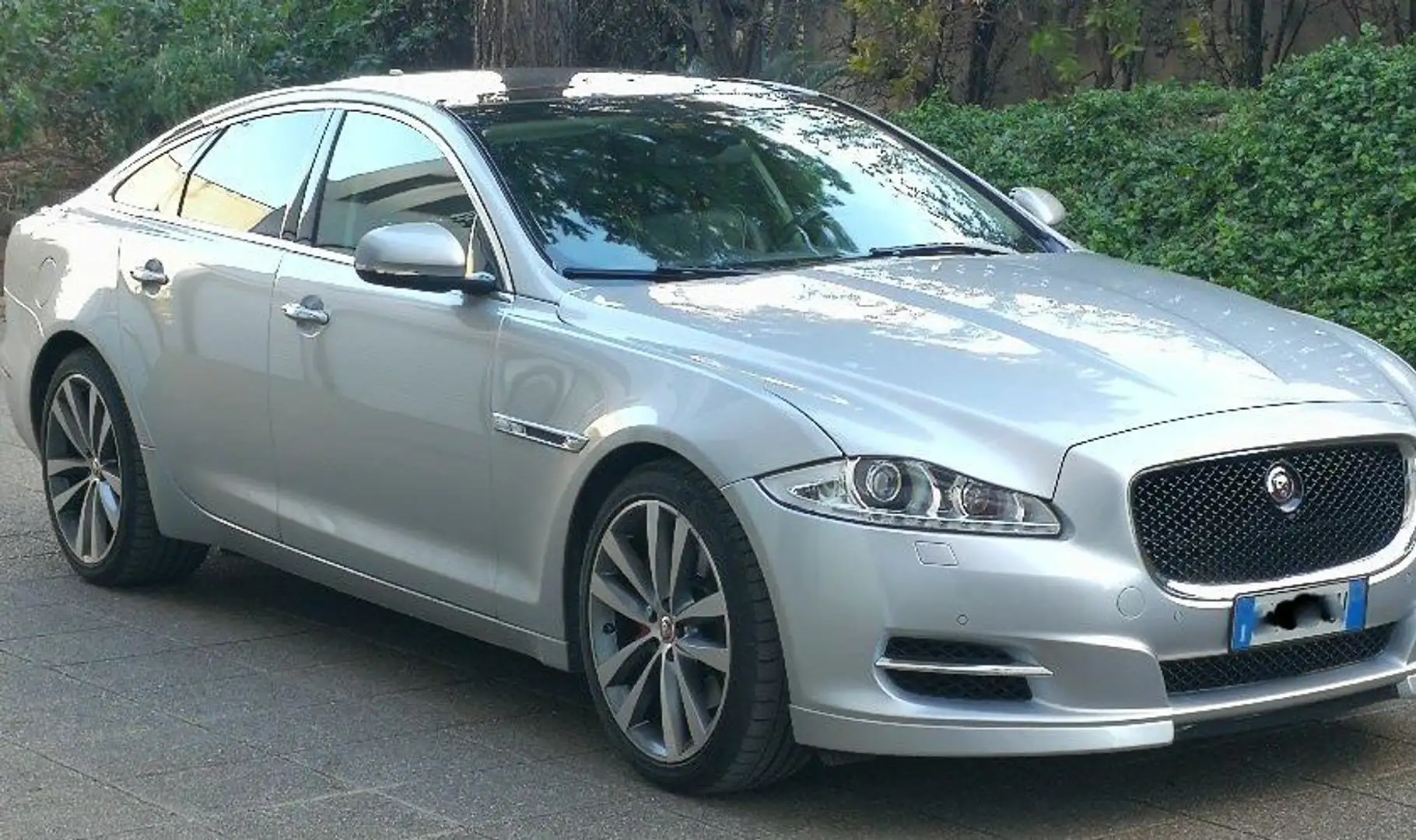 Jaguar XJ XJ 3.0d V6 Portfolio Argintiu - 1