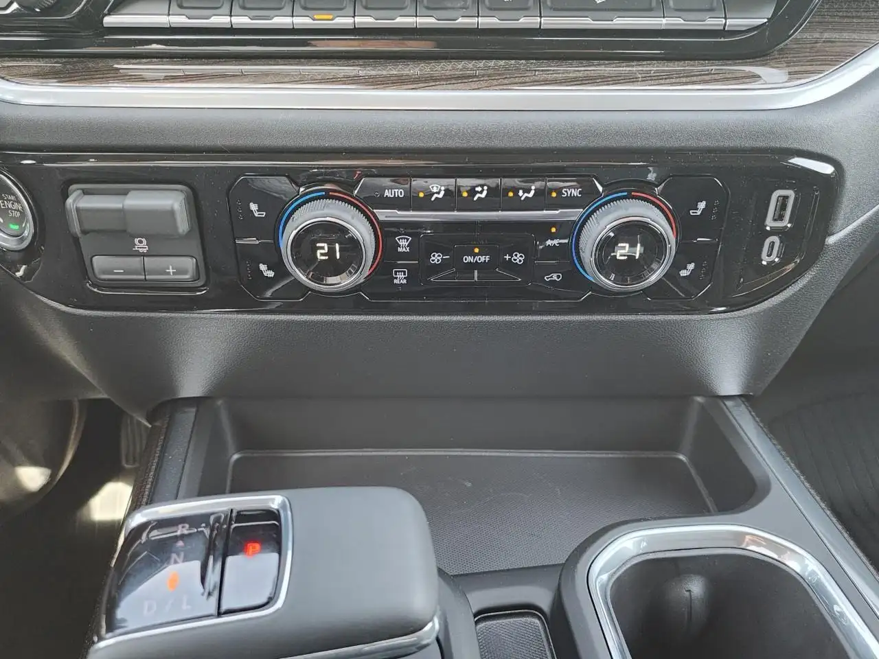 Chevrolet Silverado 1500 снимка Chevrolet Silverado 1500