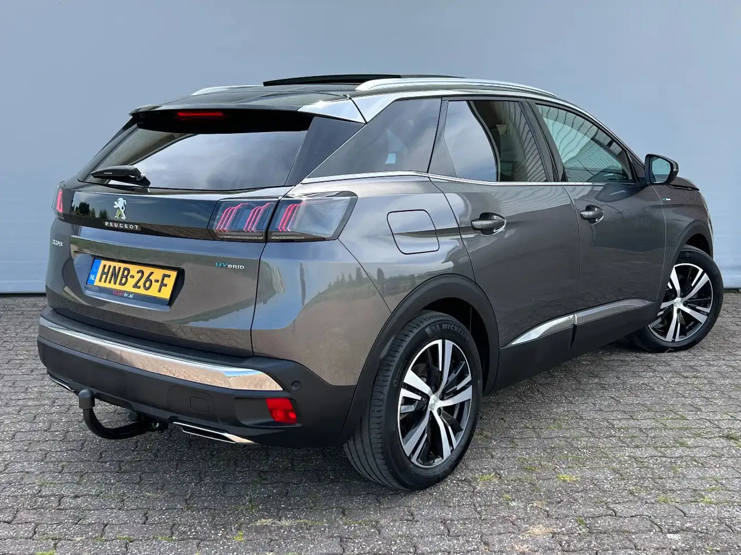 Peugeot 3008 1.6 HYbrid 225 GT, Nappa leder, Massage, Keyless, Grau - 2