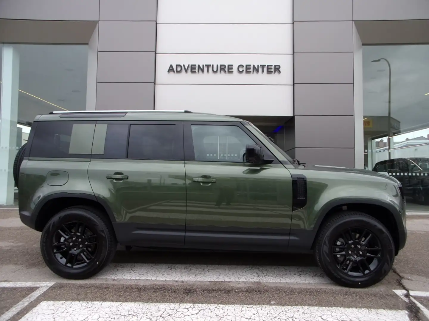 Land Rover Defender 110 3.0D l6 MHEV S AWD Aut. 250 Verde - 1