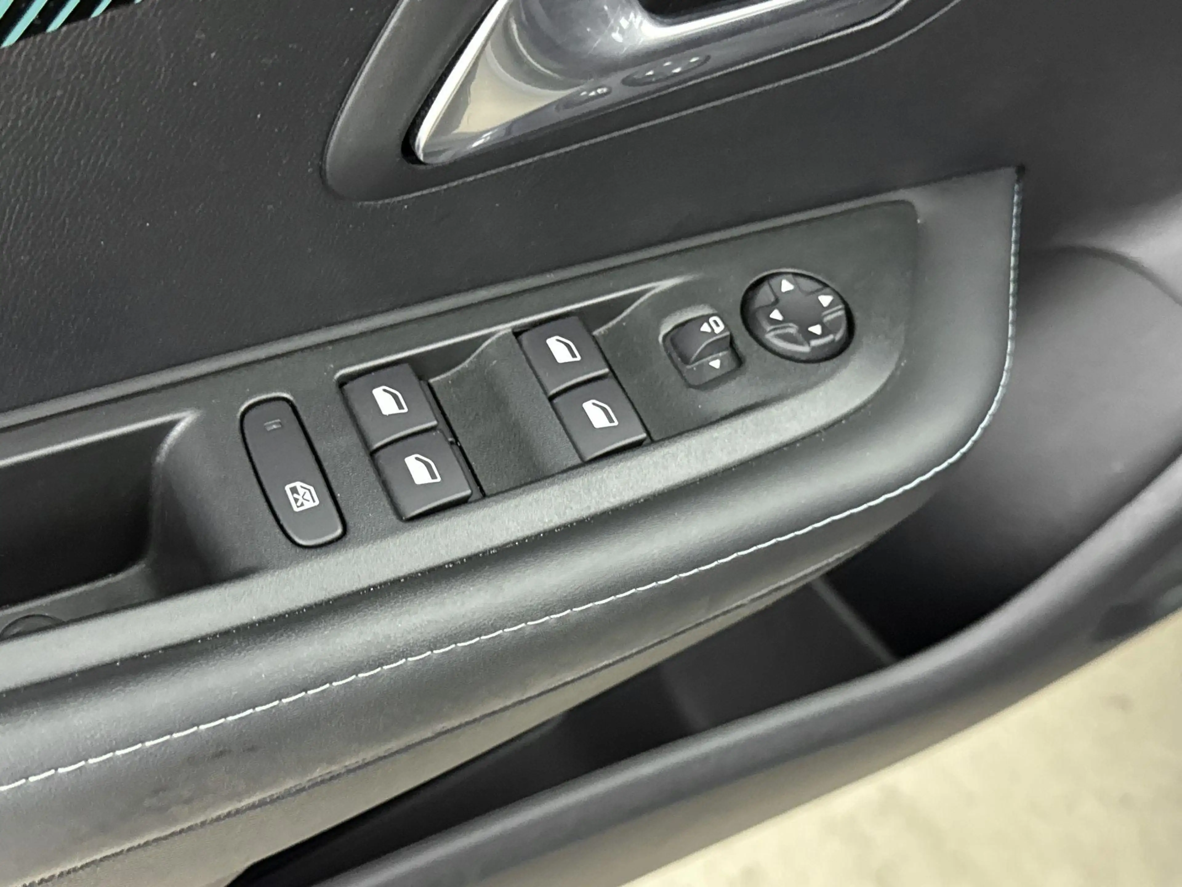 Peugeot e-208 EV Allure Pack 50 kWh | ACCU: 93% | Lichtmetalen v — photo 15