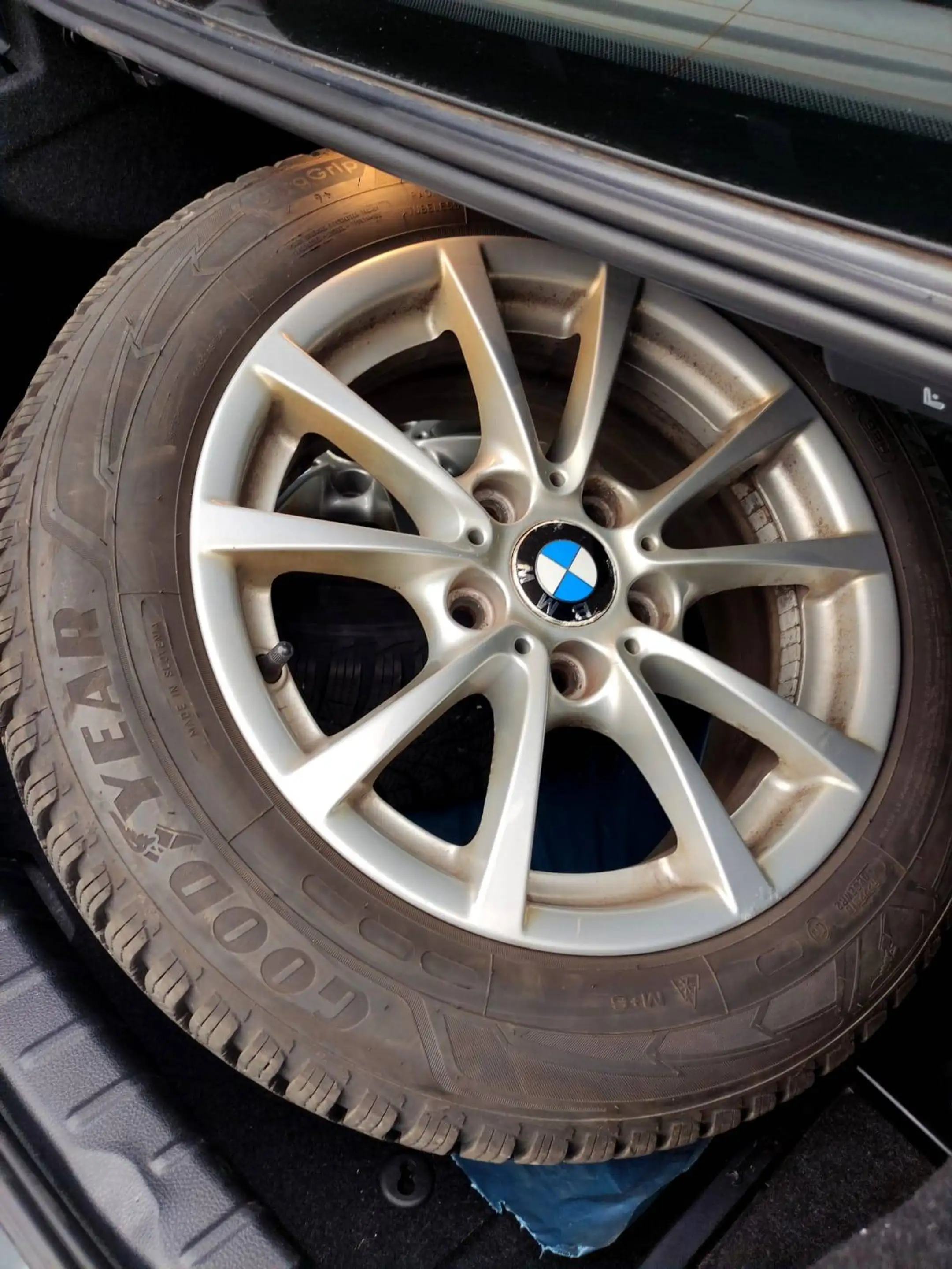 BMW 318 — photo 12